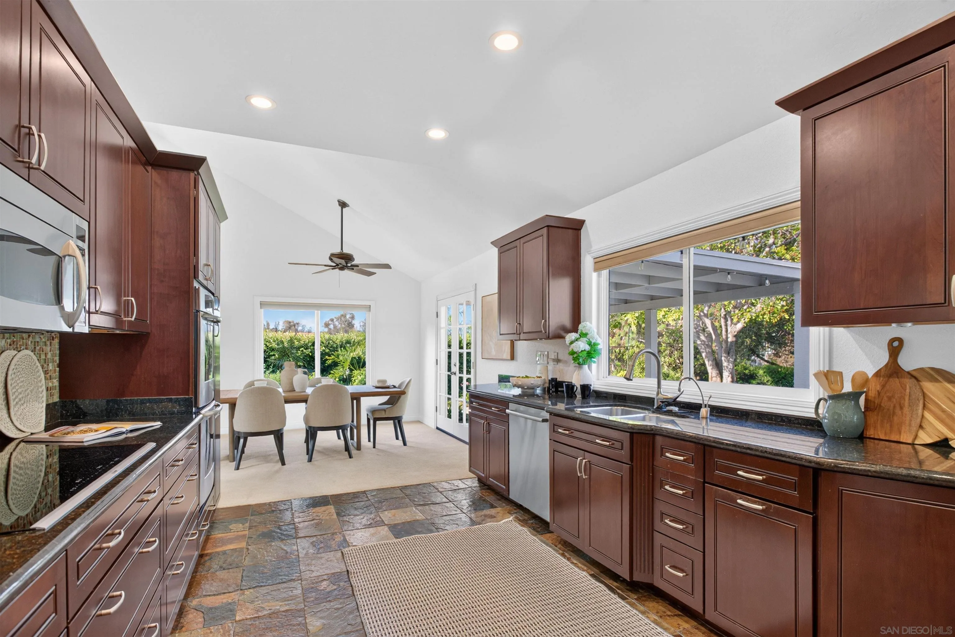 https://cdn.realtyfeed.com/cdn/127/260015468/f673ab6f6f0490d507d7b25468c1bda5.webp