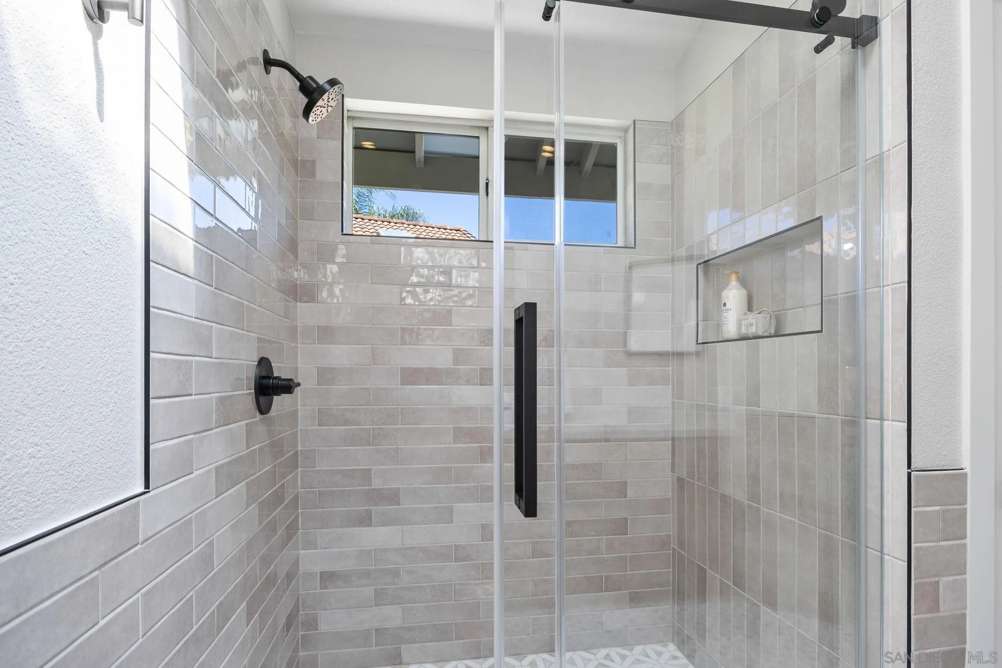 https://cdn.realtyfeed.com/cdn/127/260015469/1940c357d46ba69dab21cff77d4453b8.webp