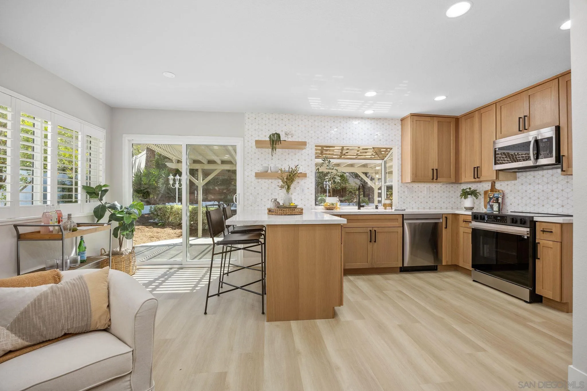 https://cdn.realtyfeed.com/cdn/127/260015469/436febe947d2aacfdb4cd79f031ef891.webp