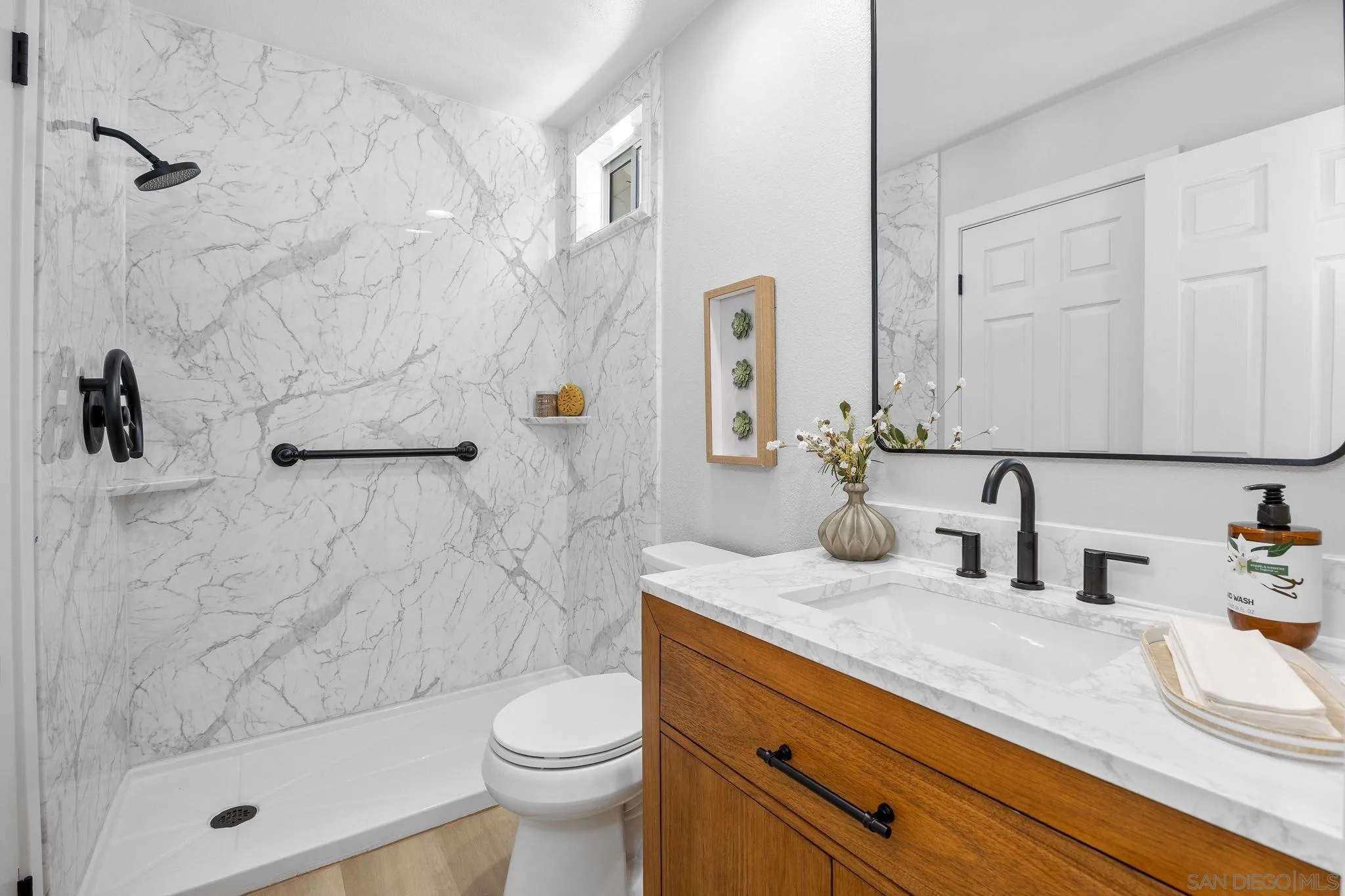 https://cdn.realtyfeed.com/cdn/127/260015469/cdb565bd5957206c05c37dd1efa28607.webp