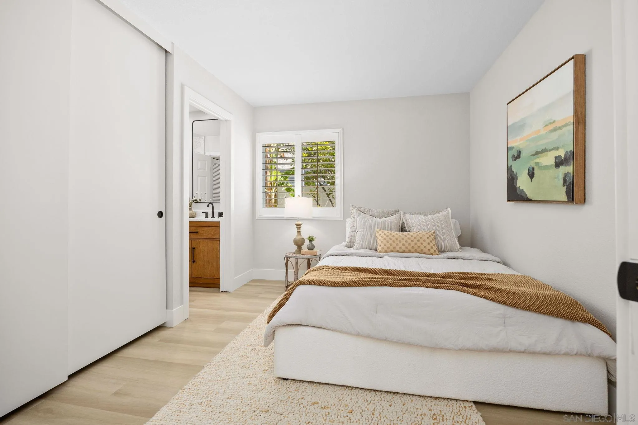 https://cdn.realtyfeed.com/cdn/127/260015469/cdd148f07e421ba9bc182f4be80c84e0.webp