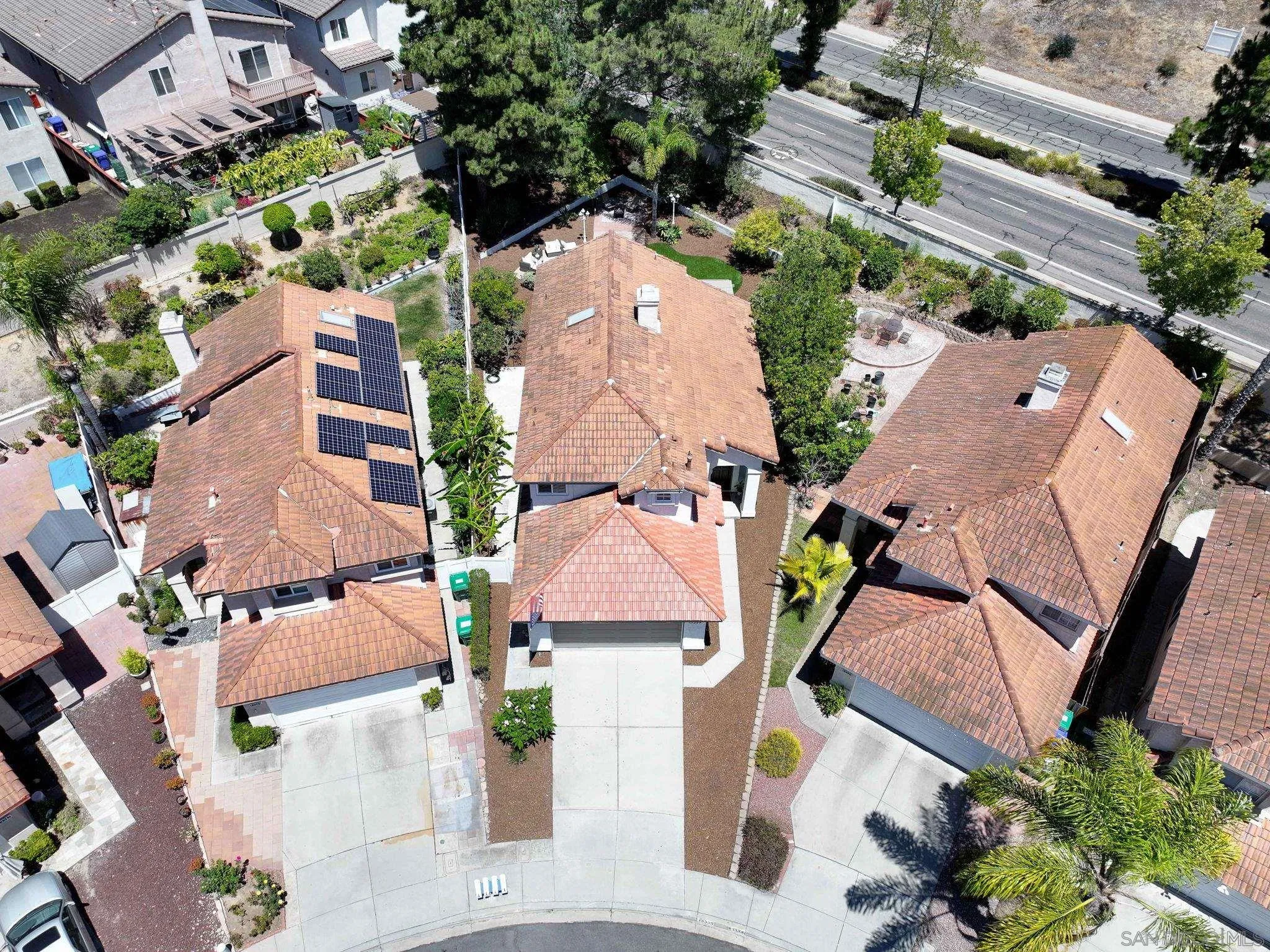https://cdn.realtyfeed.com/cdn/127/260015469/ef911addfae2f3fa623b5eb0ee3f1c95.webp