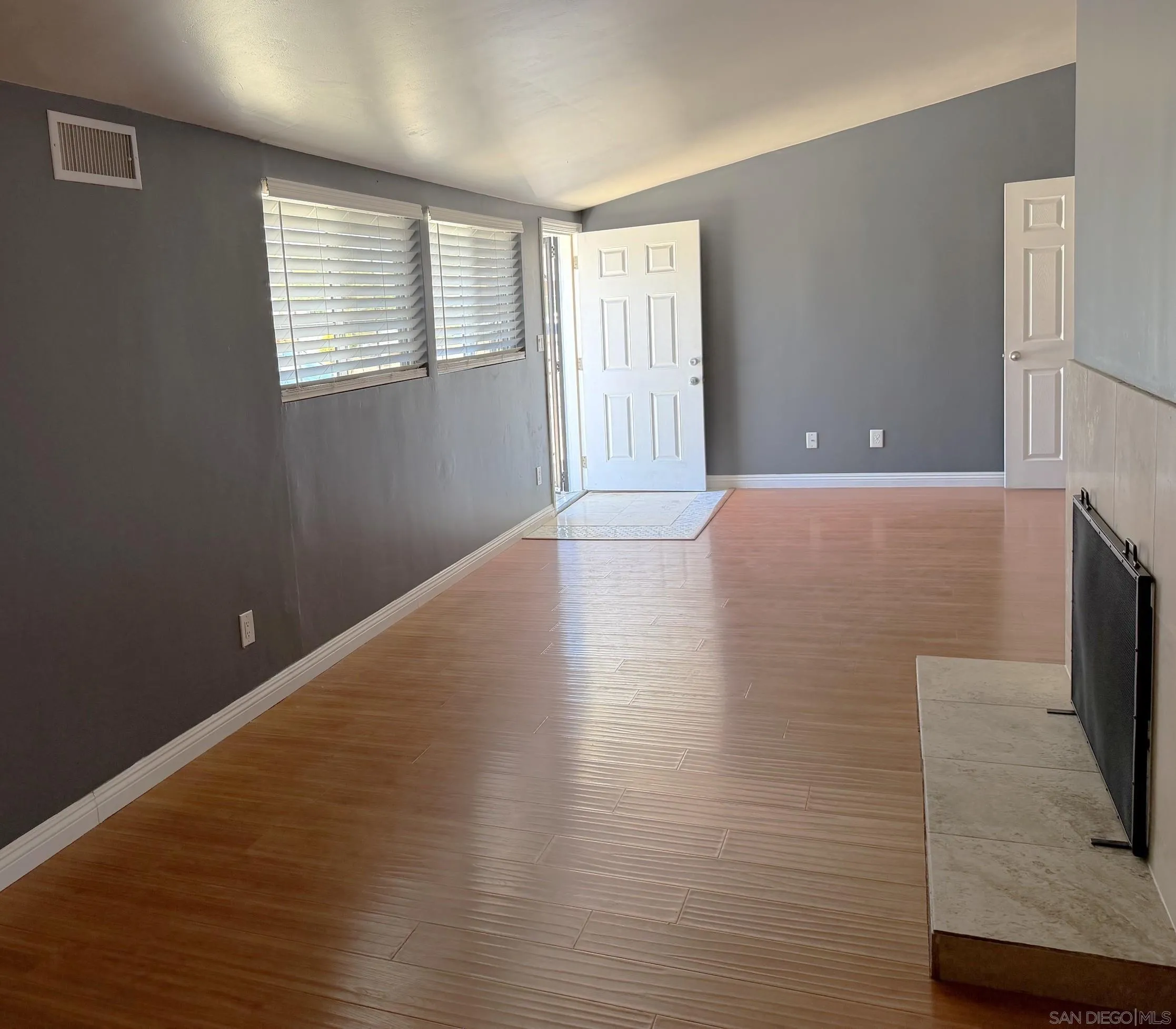 12923 Slack Street, Poway, CA 92064 - Photo 5 of 27, Poway, CA