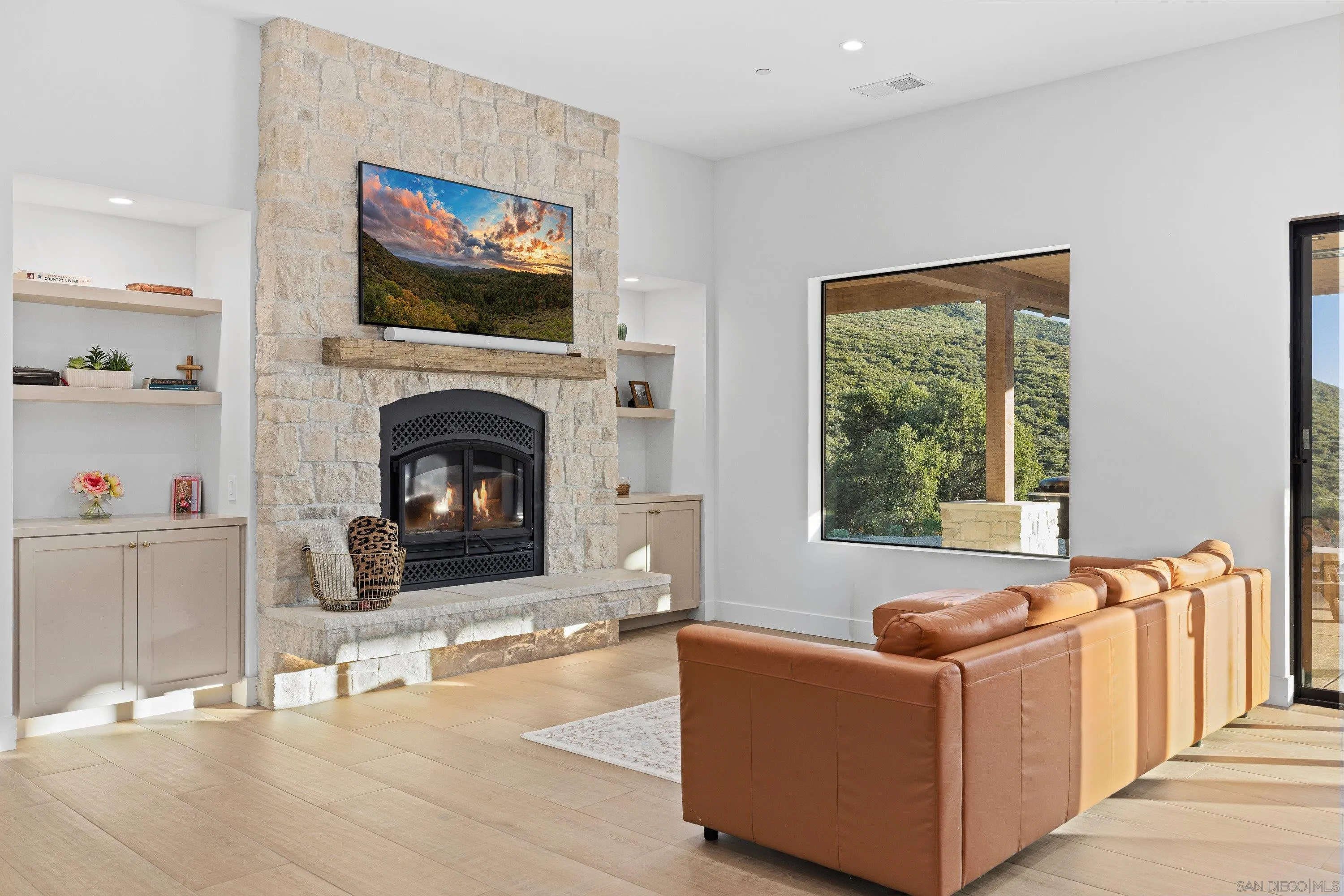 https://cdn.realtyfeed.com/cdn/127/260015479/15bd51e27f2b1dc5acd70053ce60925a.webp