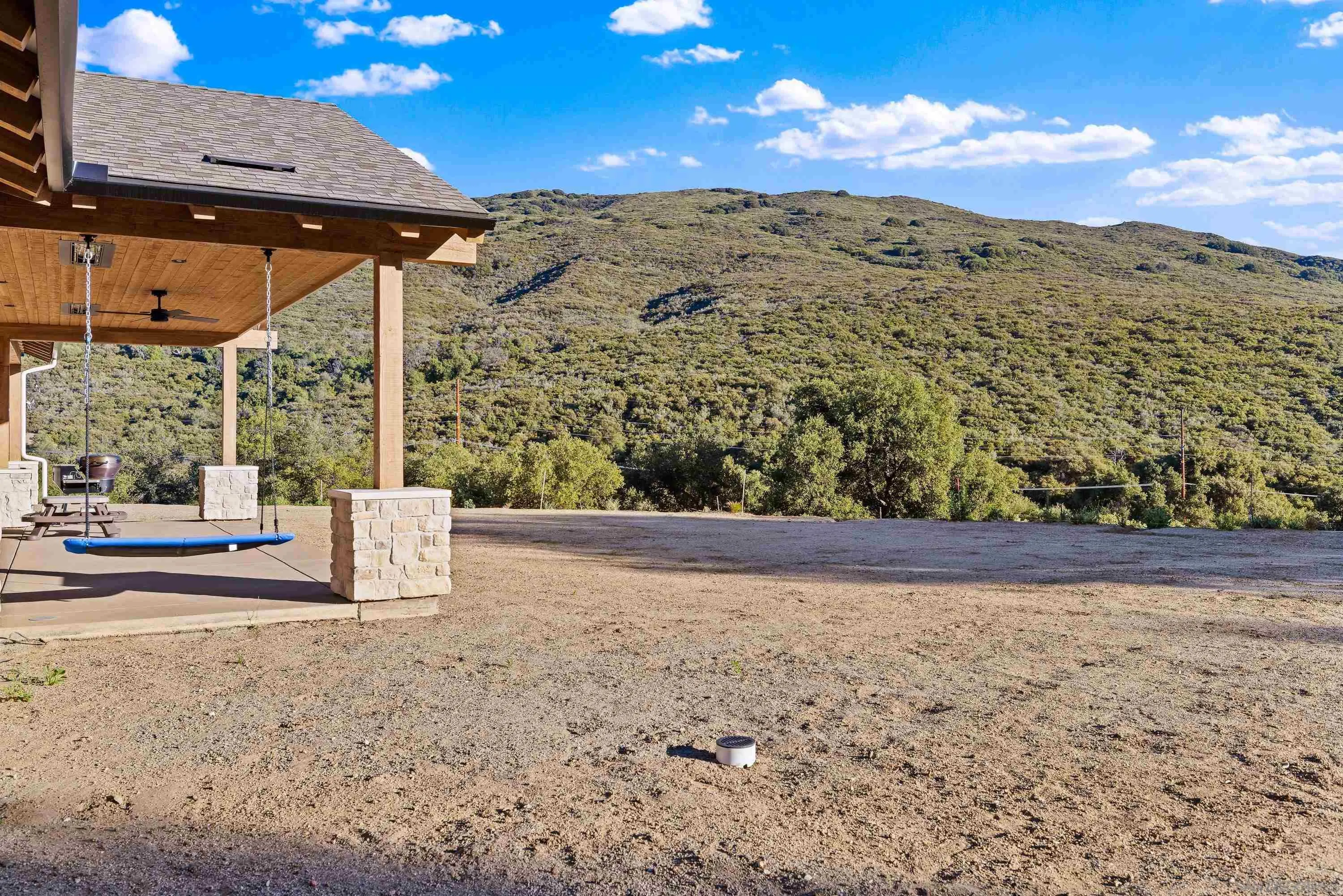 https://cdn.realtyfeed.com/cdn/127/260015479/29e144dcdfd6540d5d7ba0574eb926f7.webp