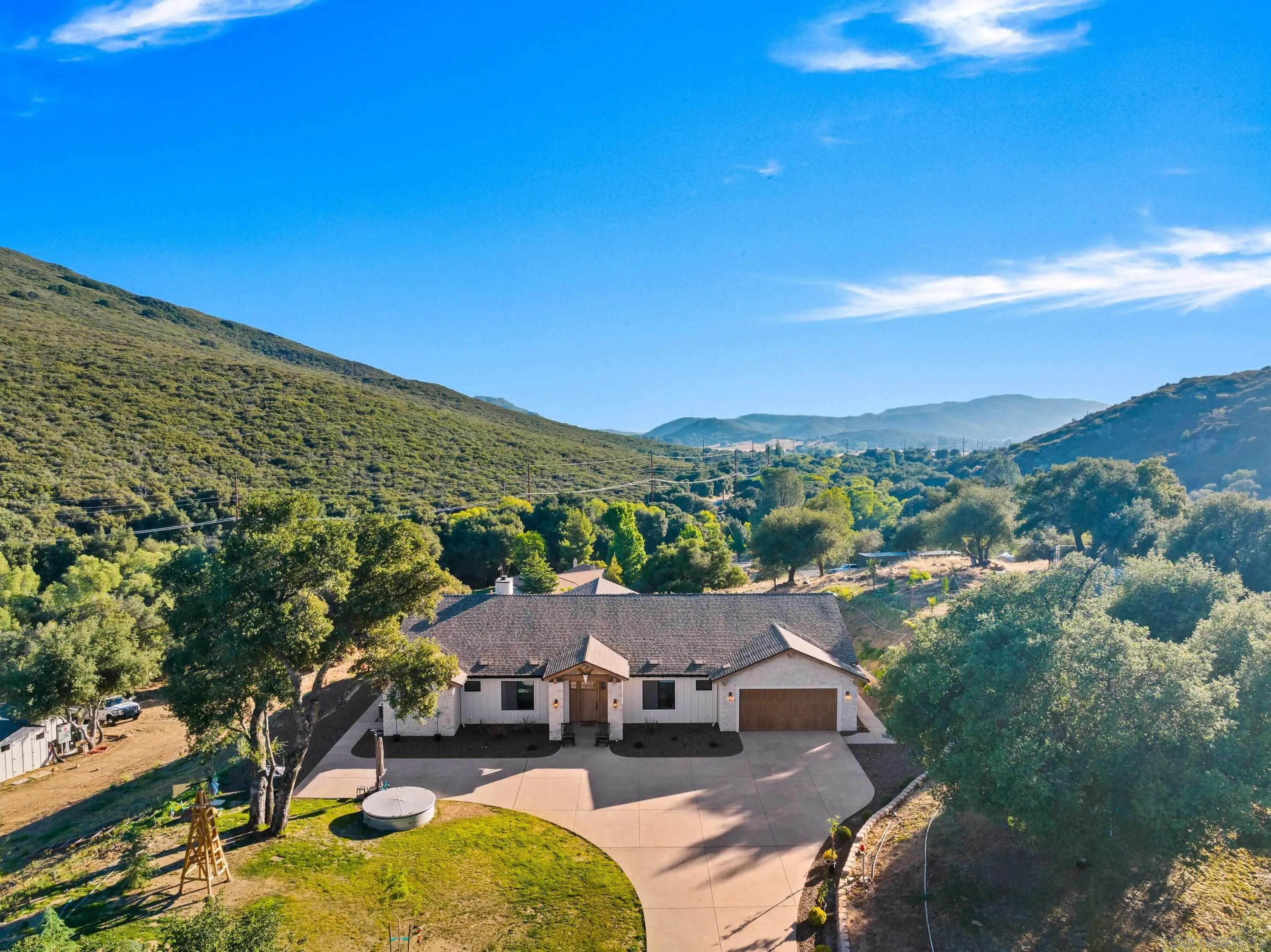 https://cdn.realtyfeed.com/cdn/127/260015479/2d1be7d5ea9ec5d426d4e413d0160fac.webp