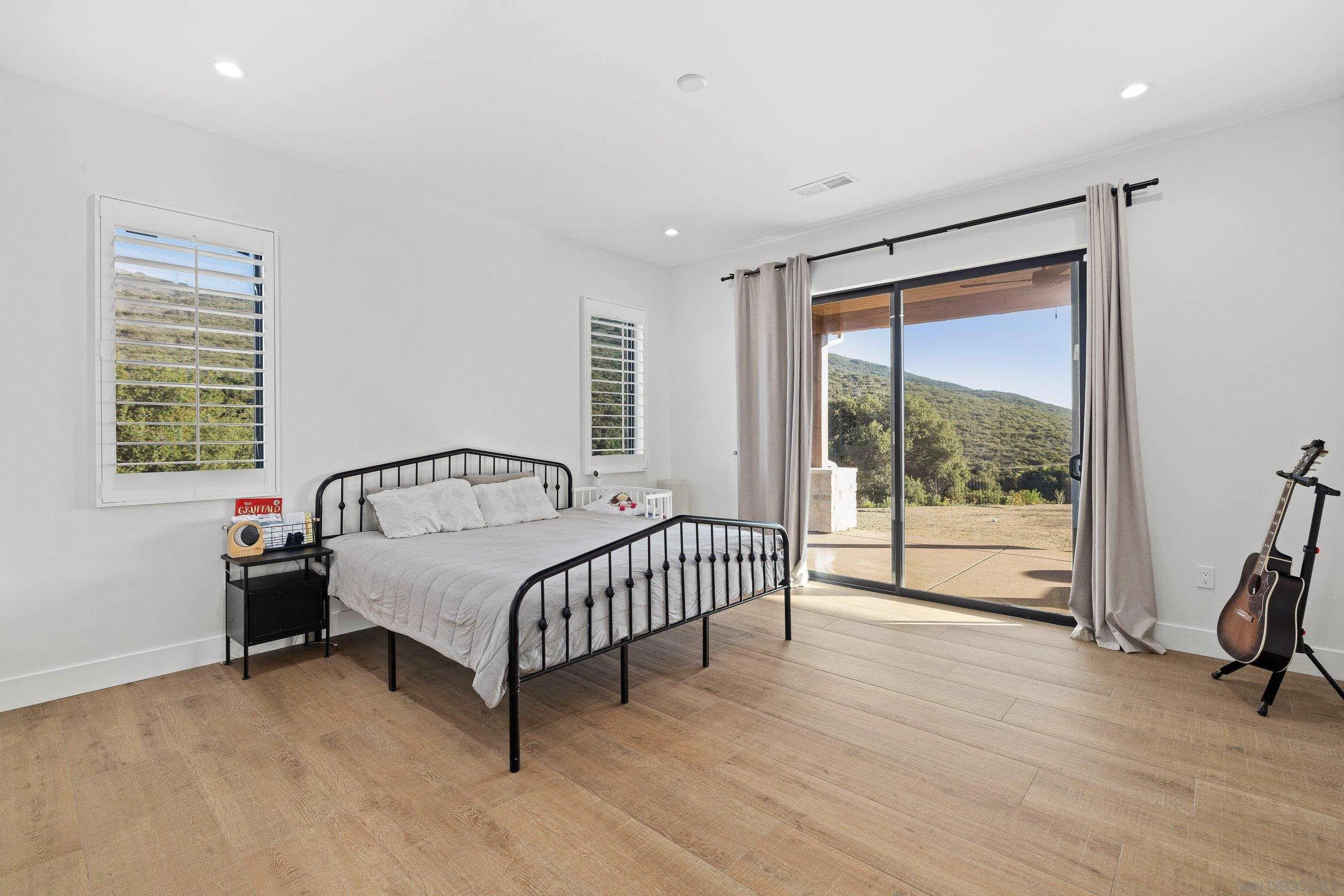 https://cdn.realtyfeed.com/cdn/127/260015479/395ccf0be0b2e676b8898abbe7d643b3.webp