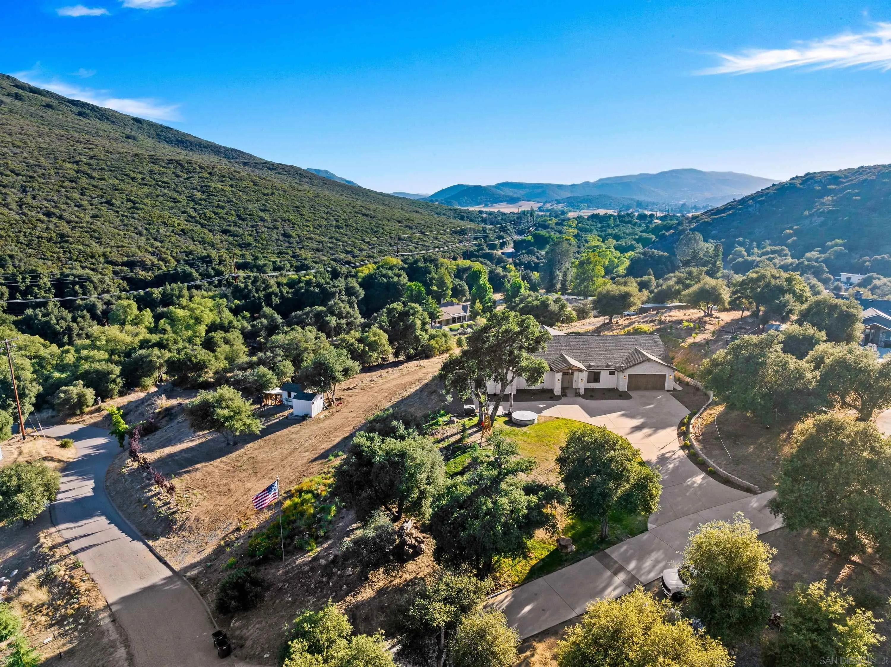 https://cdn.realtyfeed.com/cdn/127/260015479/5d31935f06146242cd07c80969aa3b29.webp