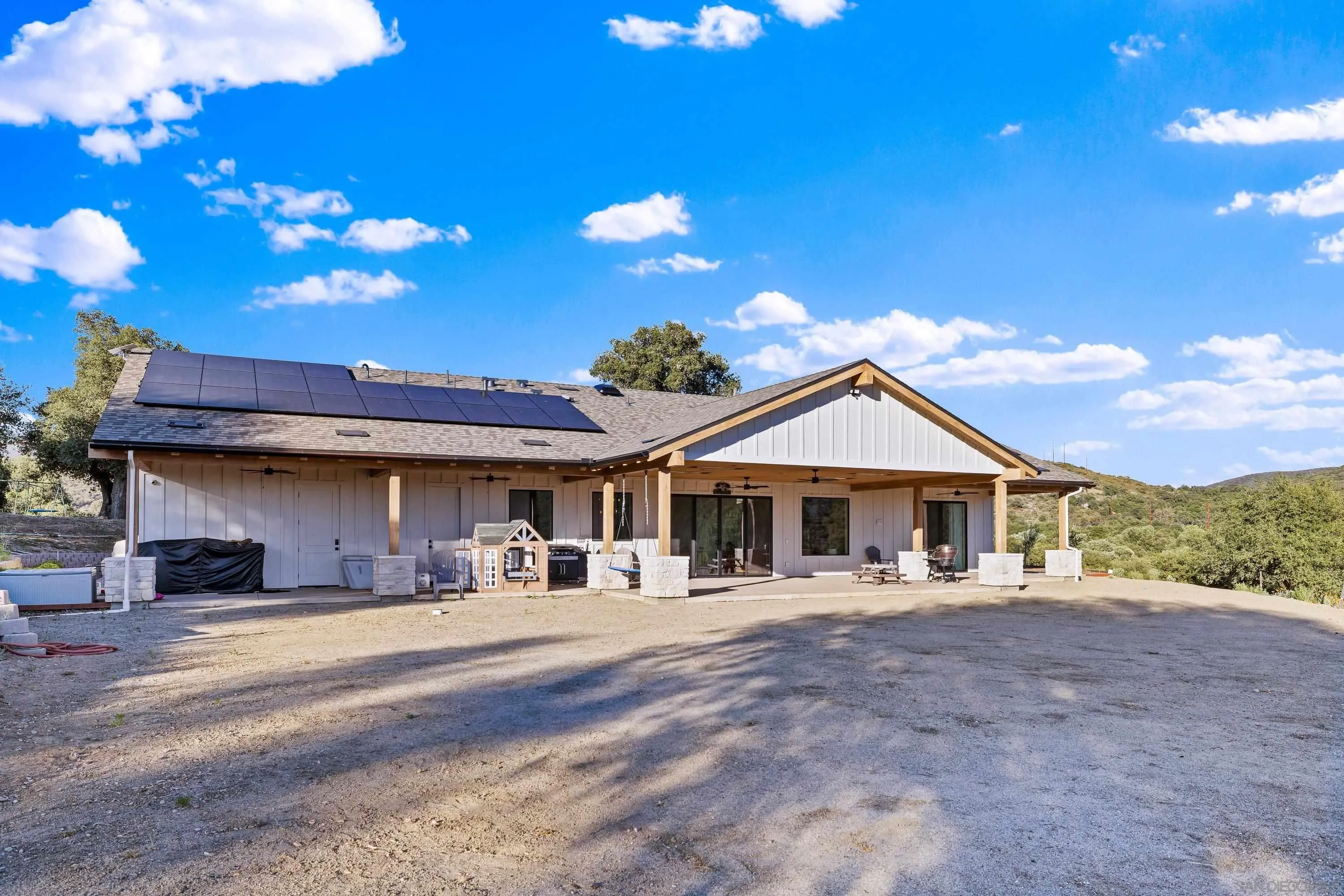 https://cdn.realtyfeed.com/cdn/127/260015479/912433e2de7e53ad11c838291917dbef.webp