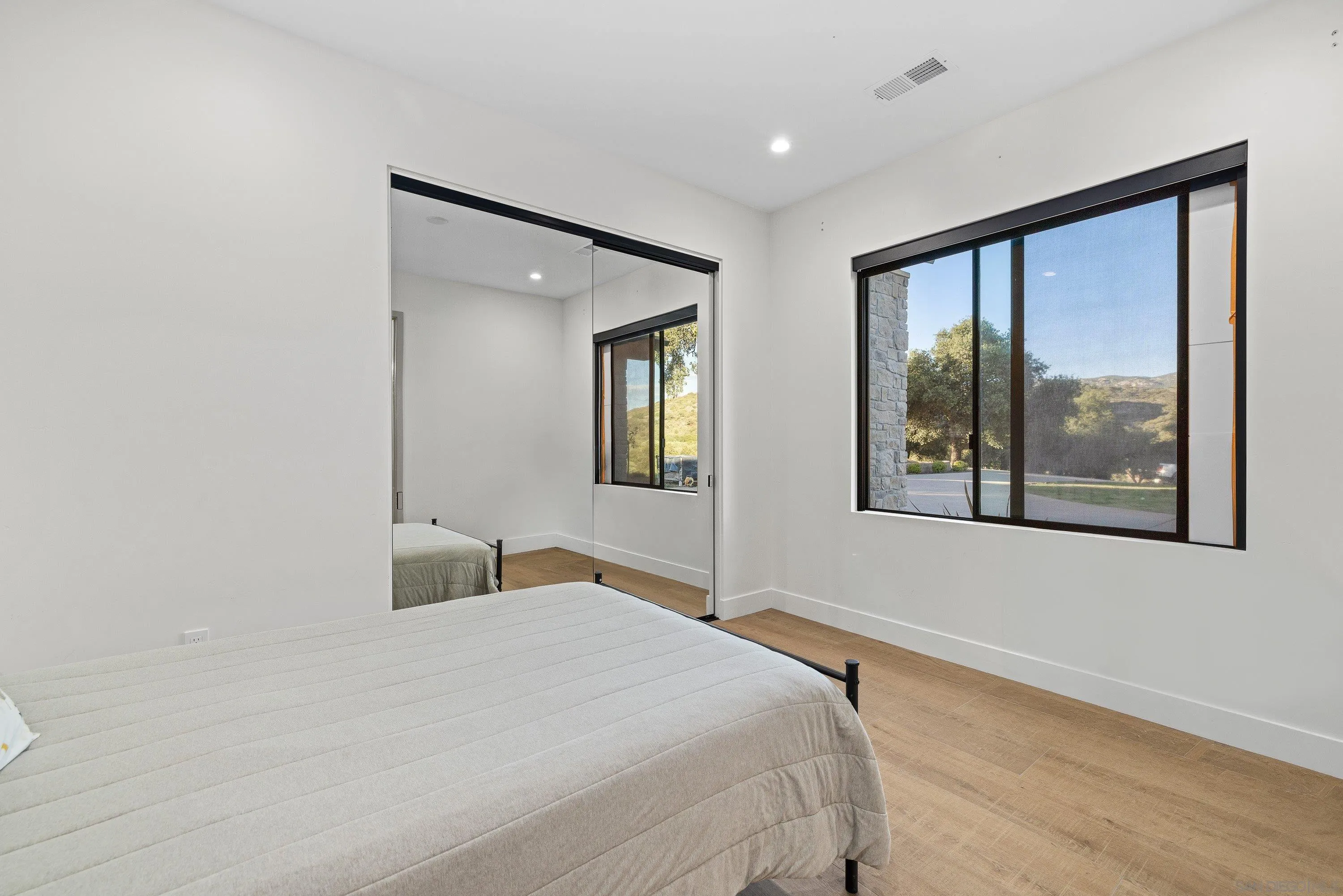 https://cdn.realtyfeed.com/cdn/127/260015479/c54df4c5481126e0eb57521b216d9e0a.webp