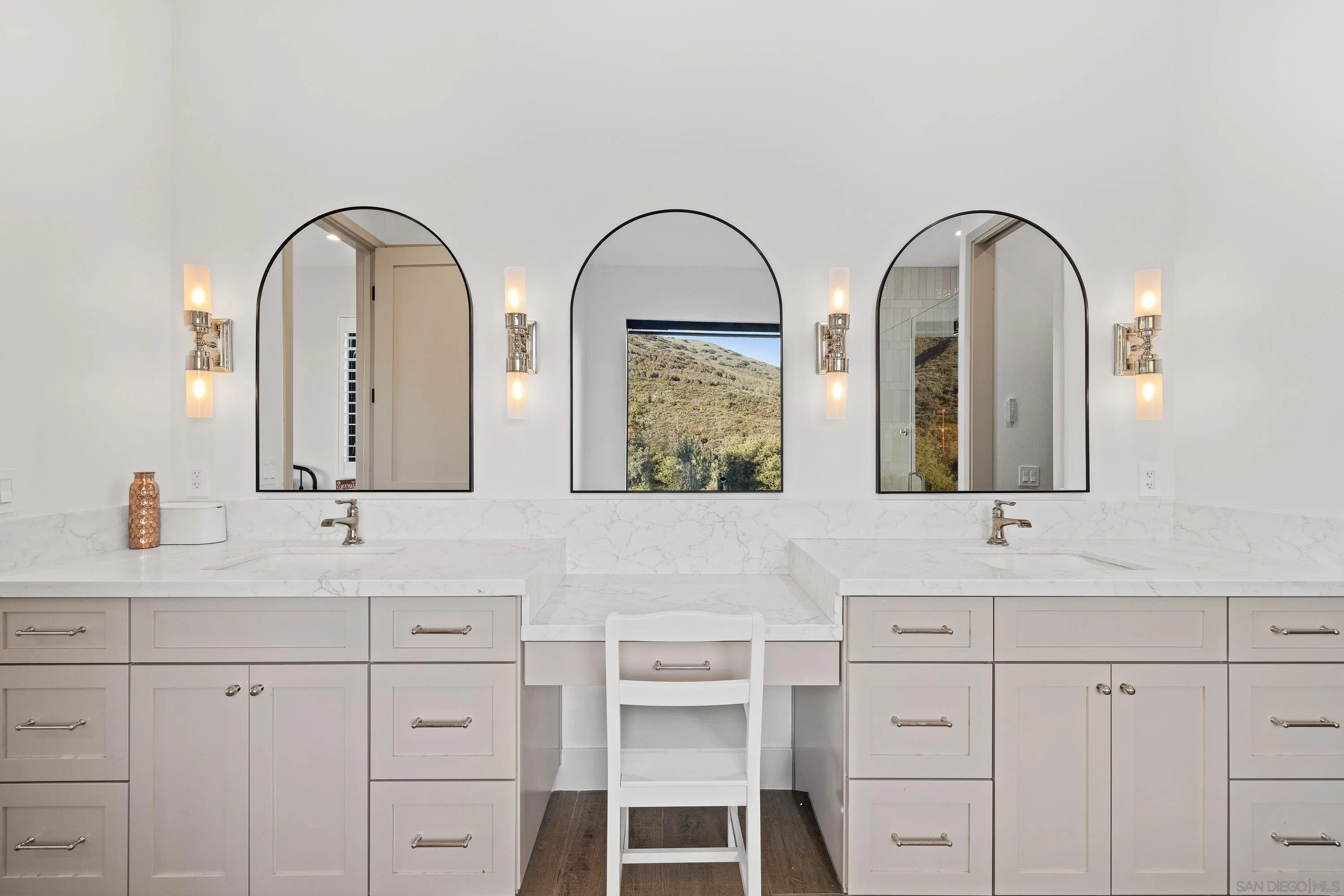 https://cdn.realtyfeed.com/cdn/127/260015479/db21f0da1466092ad7c61335e3844d33.webp