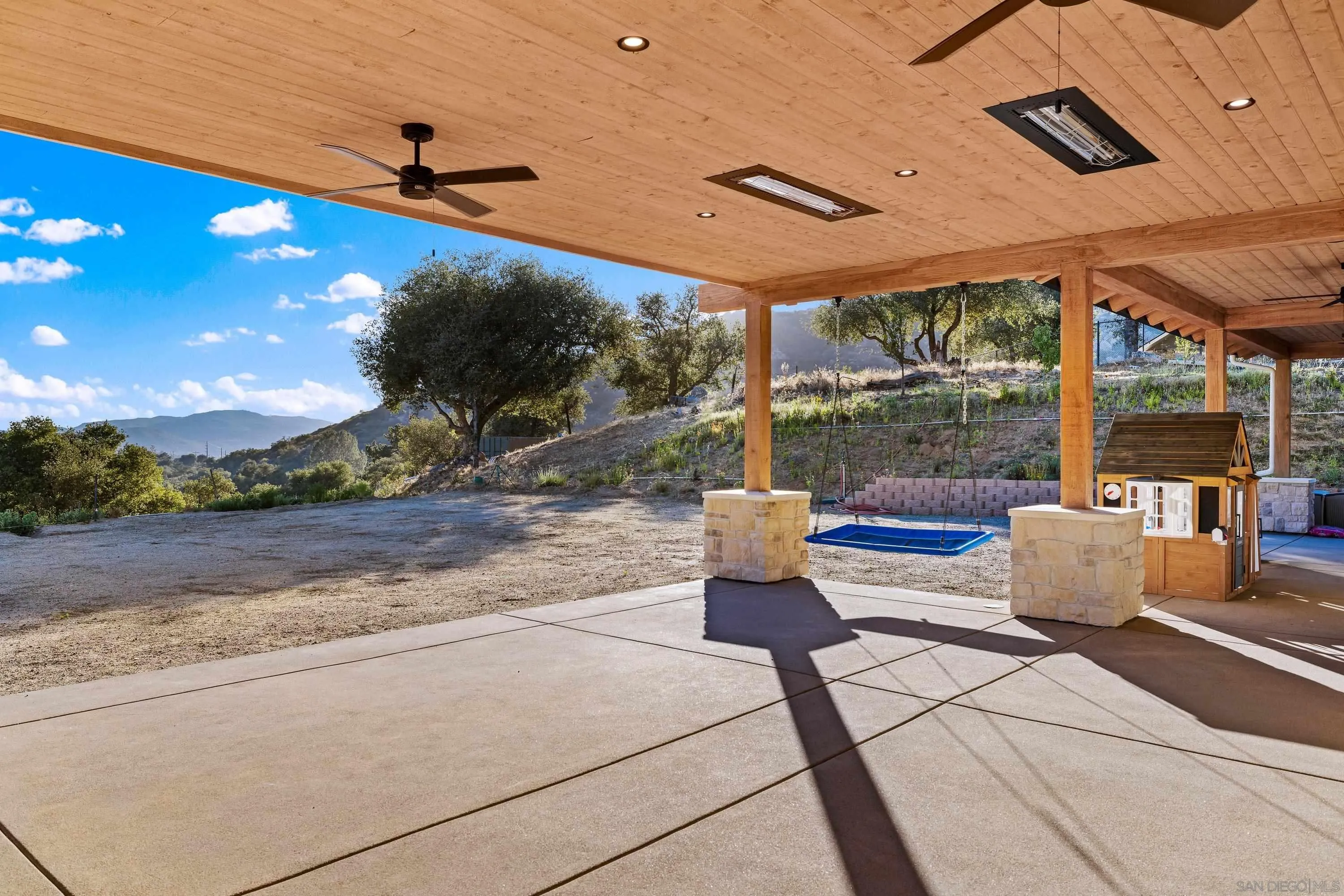 https://cdn.realtyfeed.com/cdn/127/260015479/dbb43cc1aa8b2a88d658c98738620dbc.webp