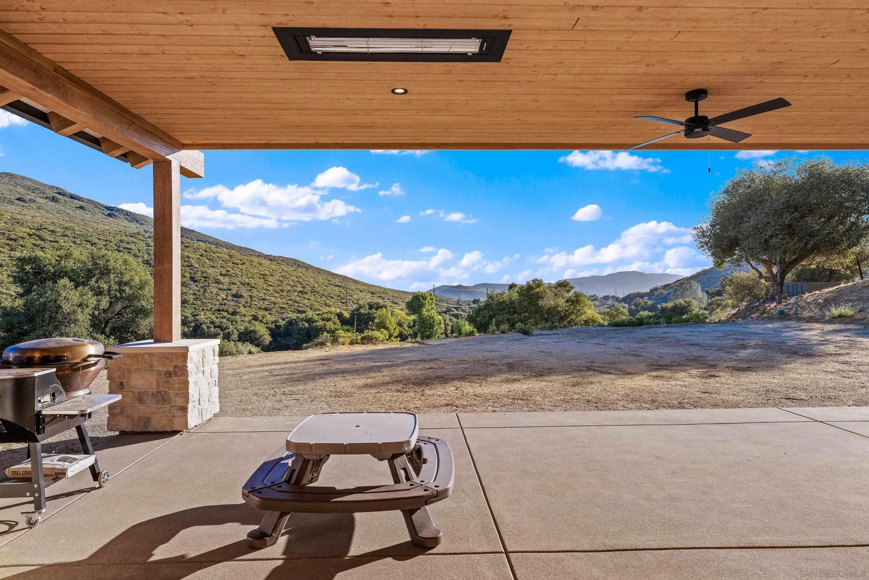 https://cdn.realtyfeed.com/cdn/127/260015479/dfd8fdef8f6b966dc54533b11aaac9ba.webp