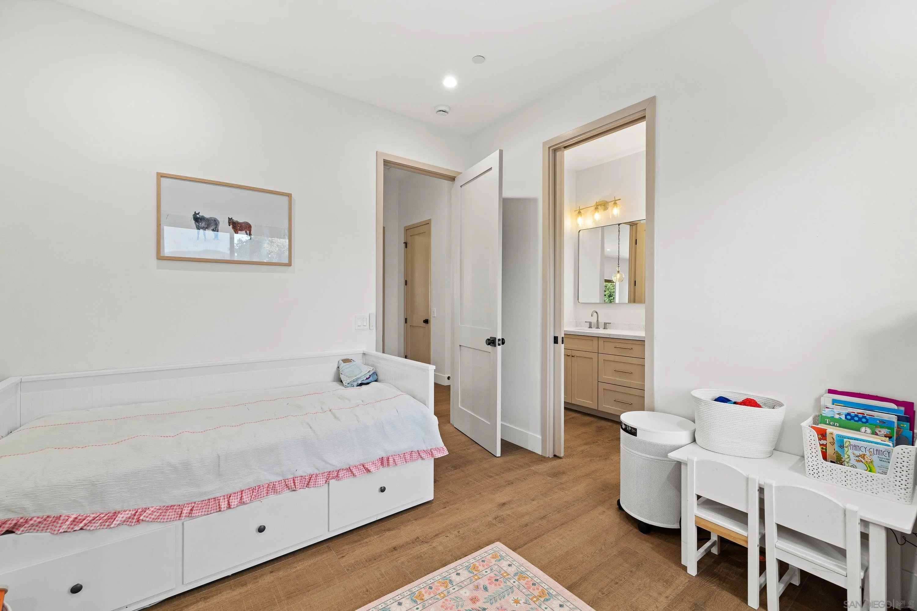 https://cdn.realtyfeed.com/cdn/127/260015479/f2b293e5e9c997ec7d92e161d9e11709.webp