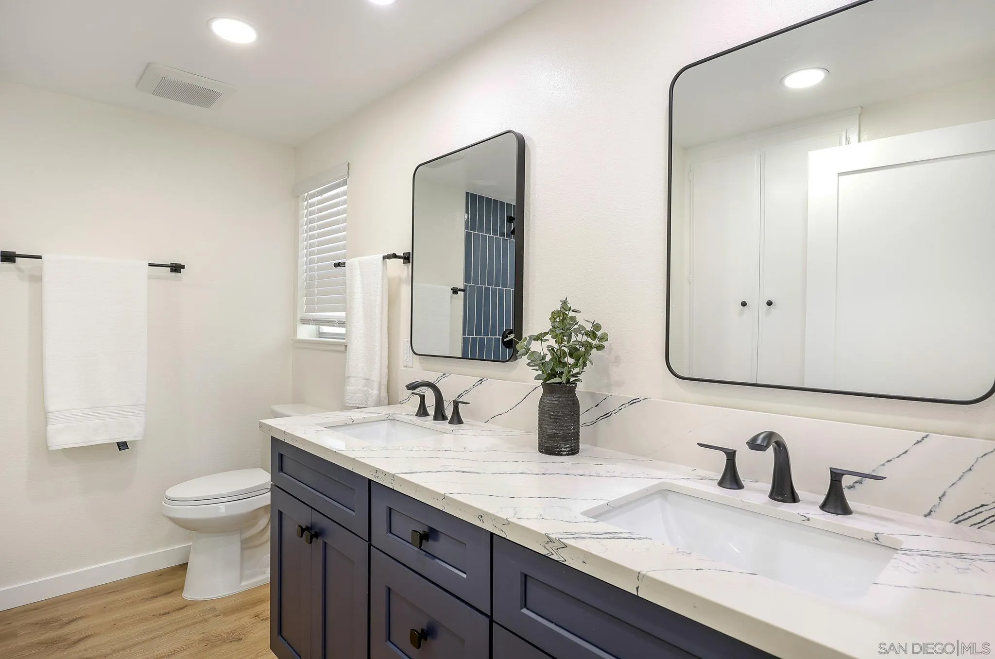 https://cdn.realtyfeed.com/cdn/127/260015483/e8da434f79880b814907aae5c7bb6b85.webp