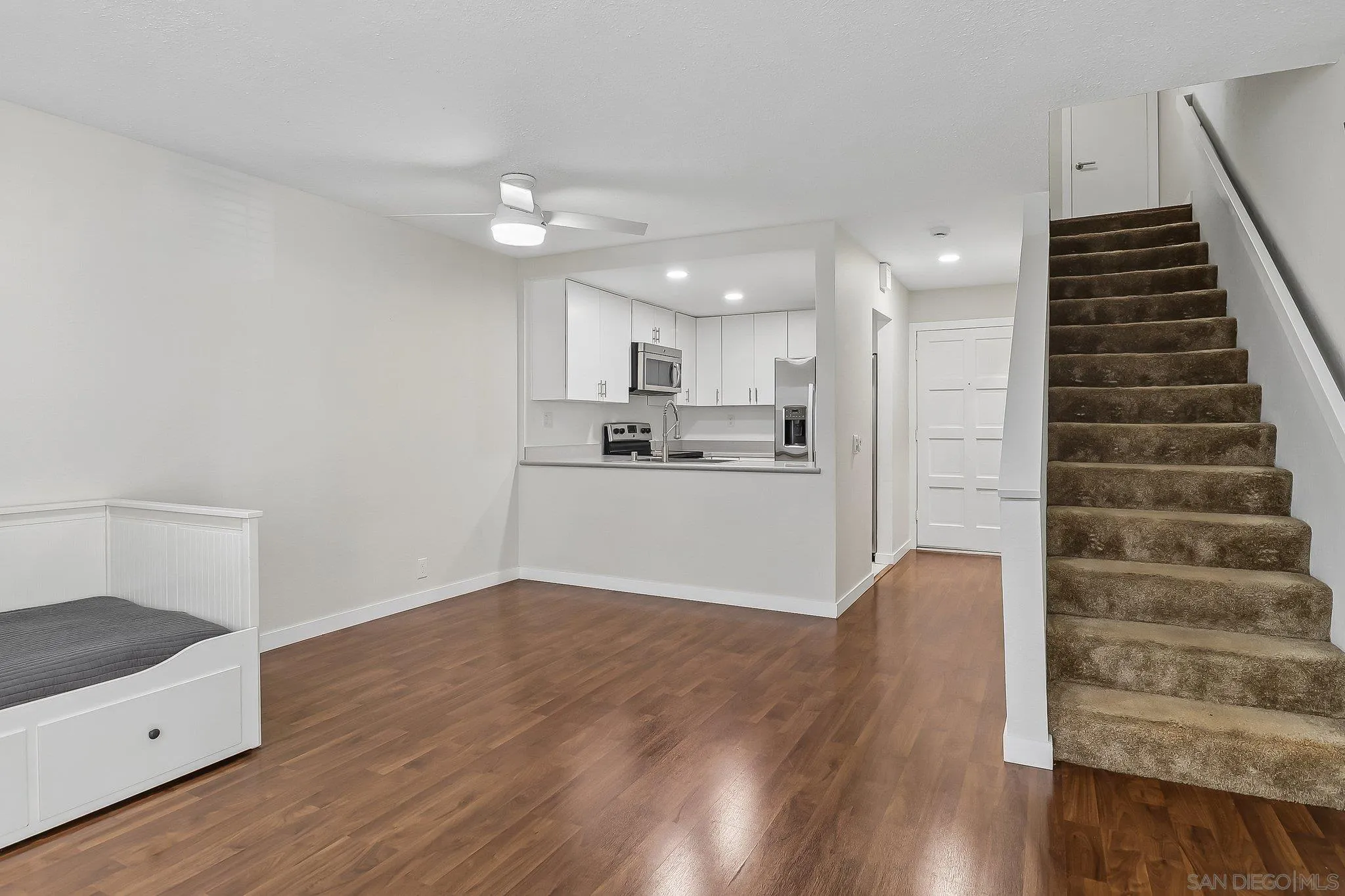 Photo #7: 260015485 Listing: Photo #7