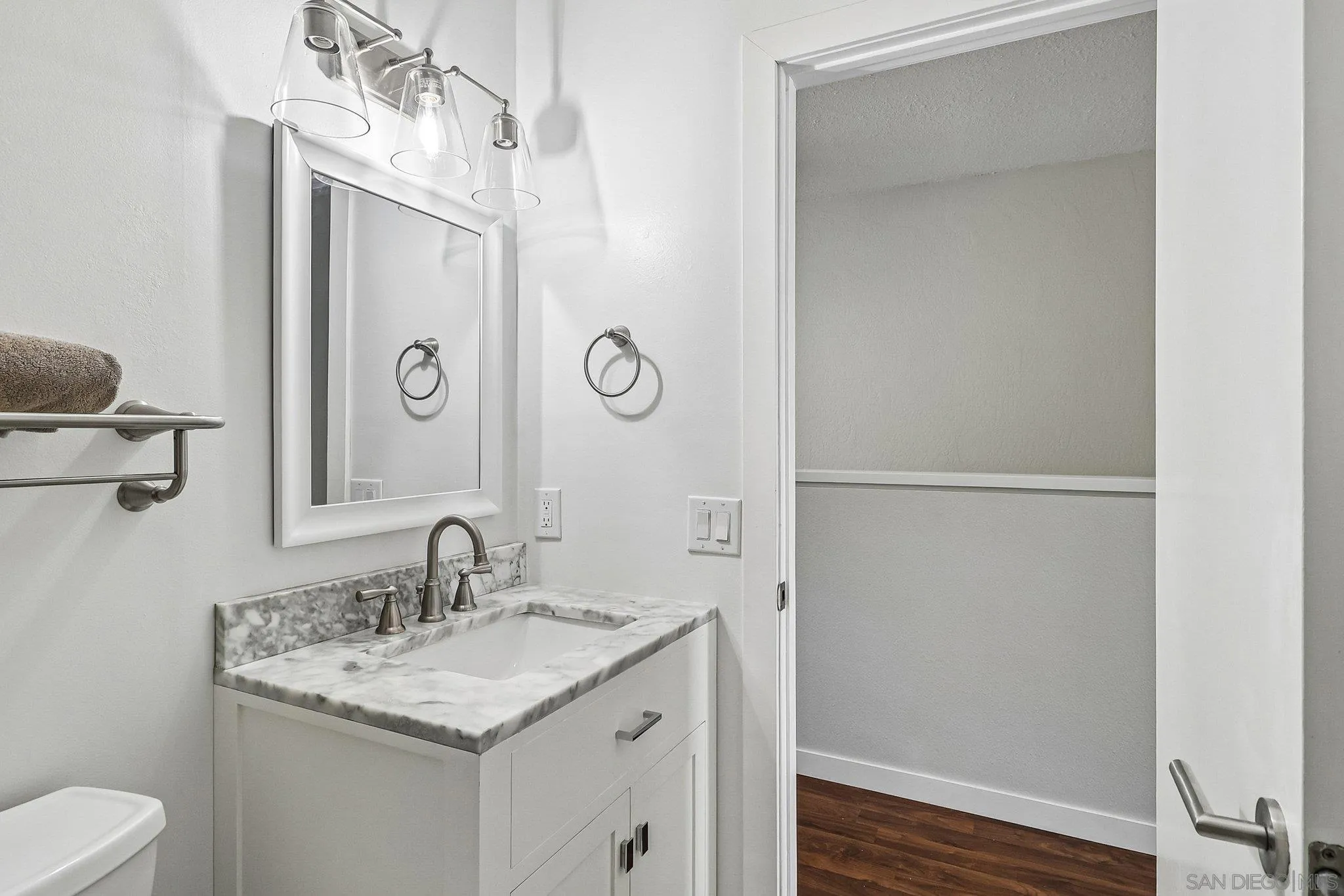 https://cdn.realtyfeed.com/cdn/127/260015485/5b107489cba31fe3635572d263bb9436.webp