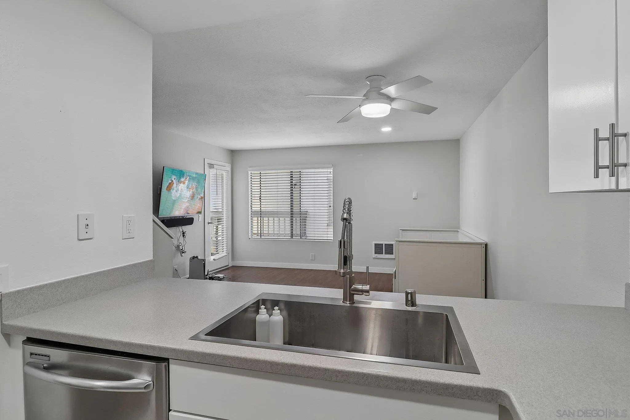 Photo #10: 260015485 Listing: Photo #10