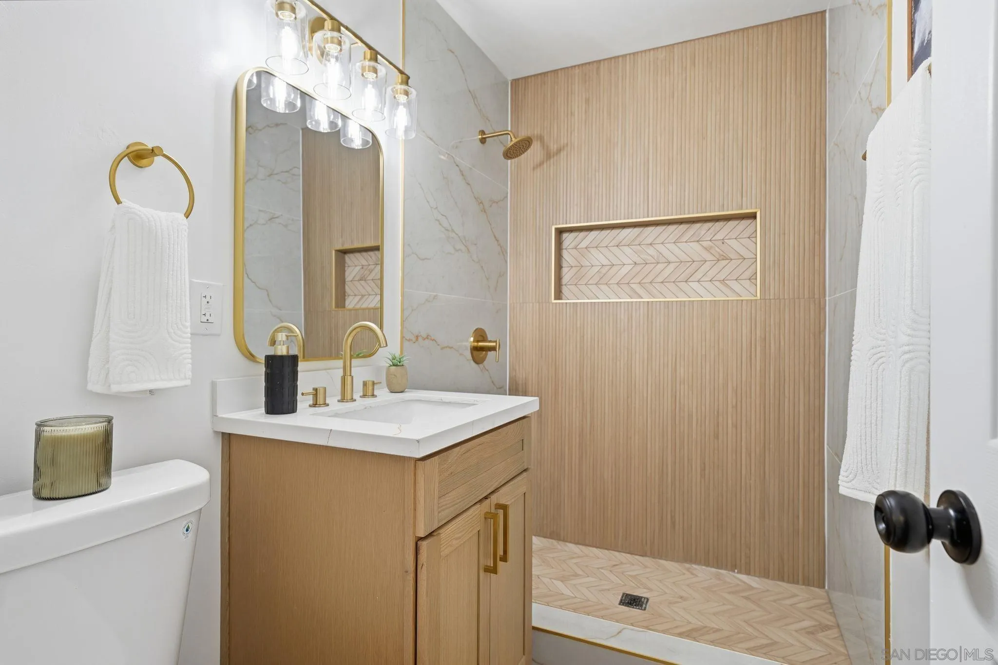 https://cdn.realtyfeed.com/cdn/127/260015486/045c7b583402bf32b9a5fd02d94ec40b.webp