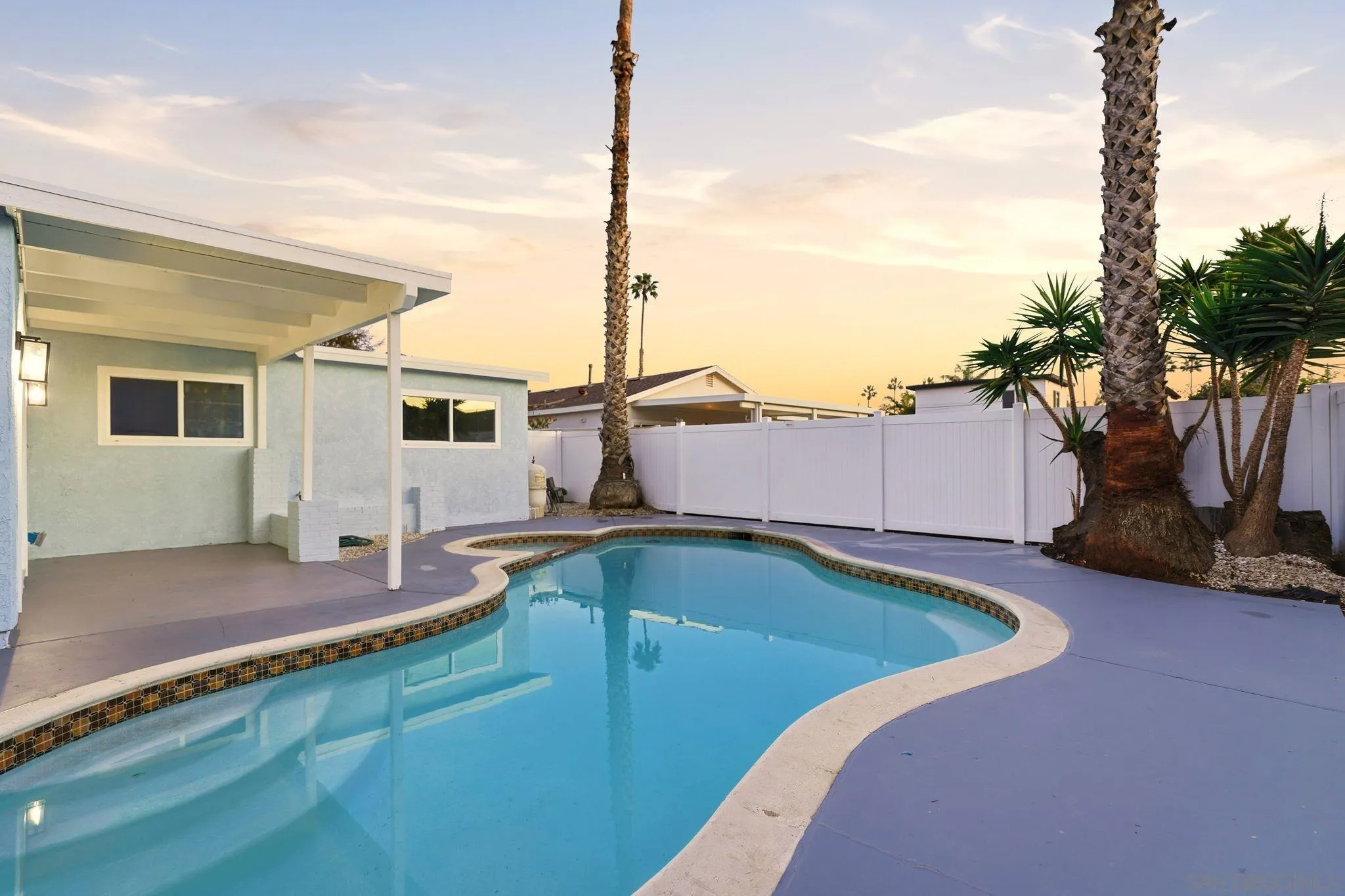 https://cdn.realtyfeed.com/cdn/127/260015486/169ecde80f88589e8c3939e55e933fd5.webp
