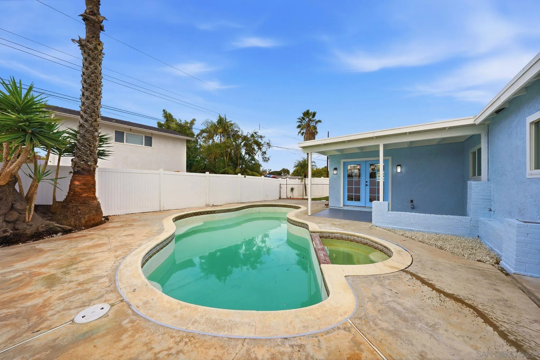 https://cdn.realtyfeed.com/cdn/127/260015486/2480fc9414de144273833ae4cb67af64.webp