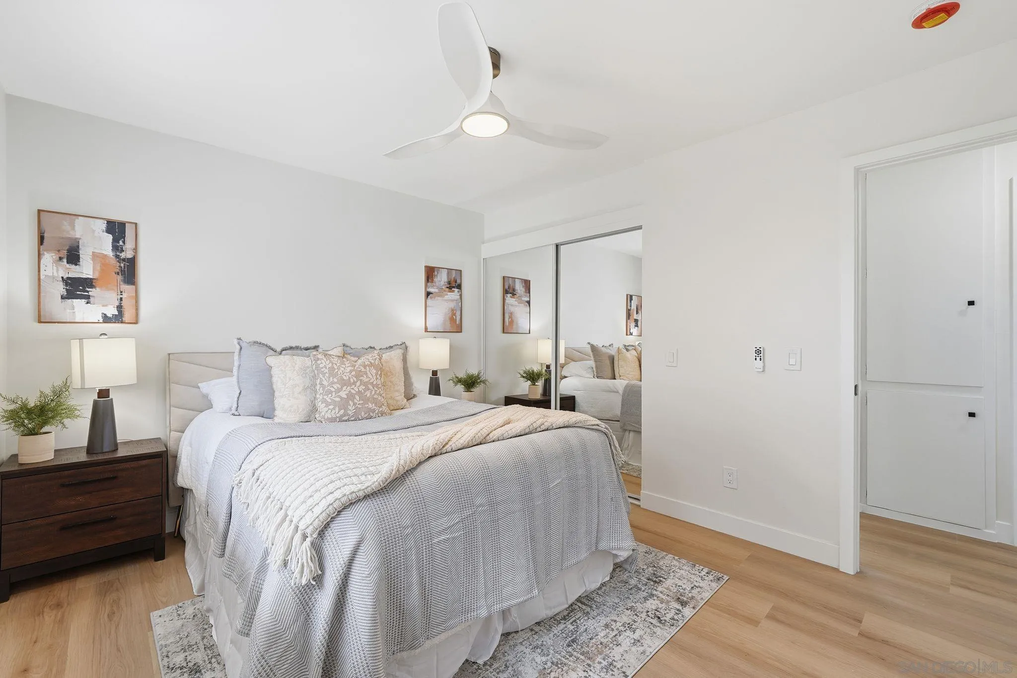 https://cdn.realtyfeed.com/cdn/127/260015486/33848981f9c71c0113e4869e7190e94d.webp