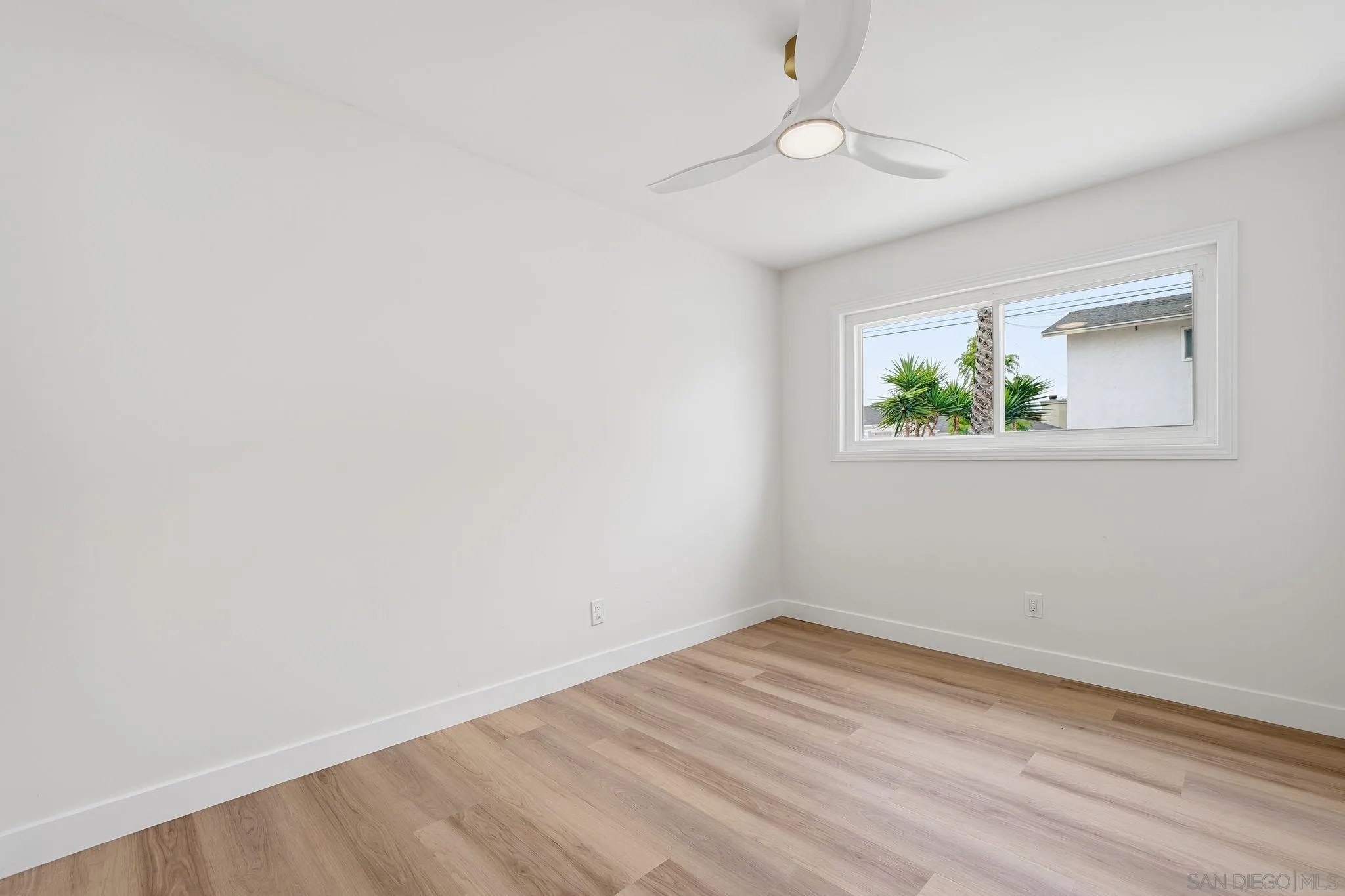 https://cdn.realtyfeed.com/cdn/127/260015486/7a3b8452bd428ee8101c022b829c9ec2.webp