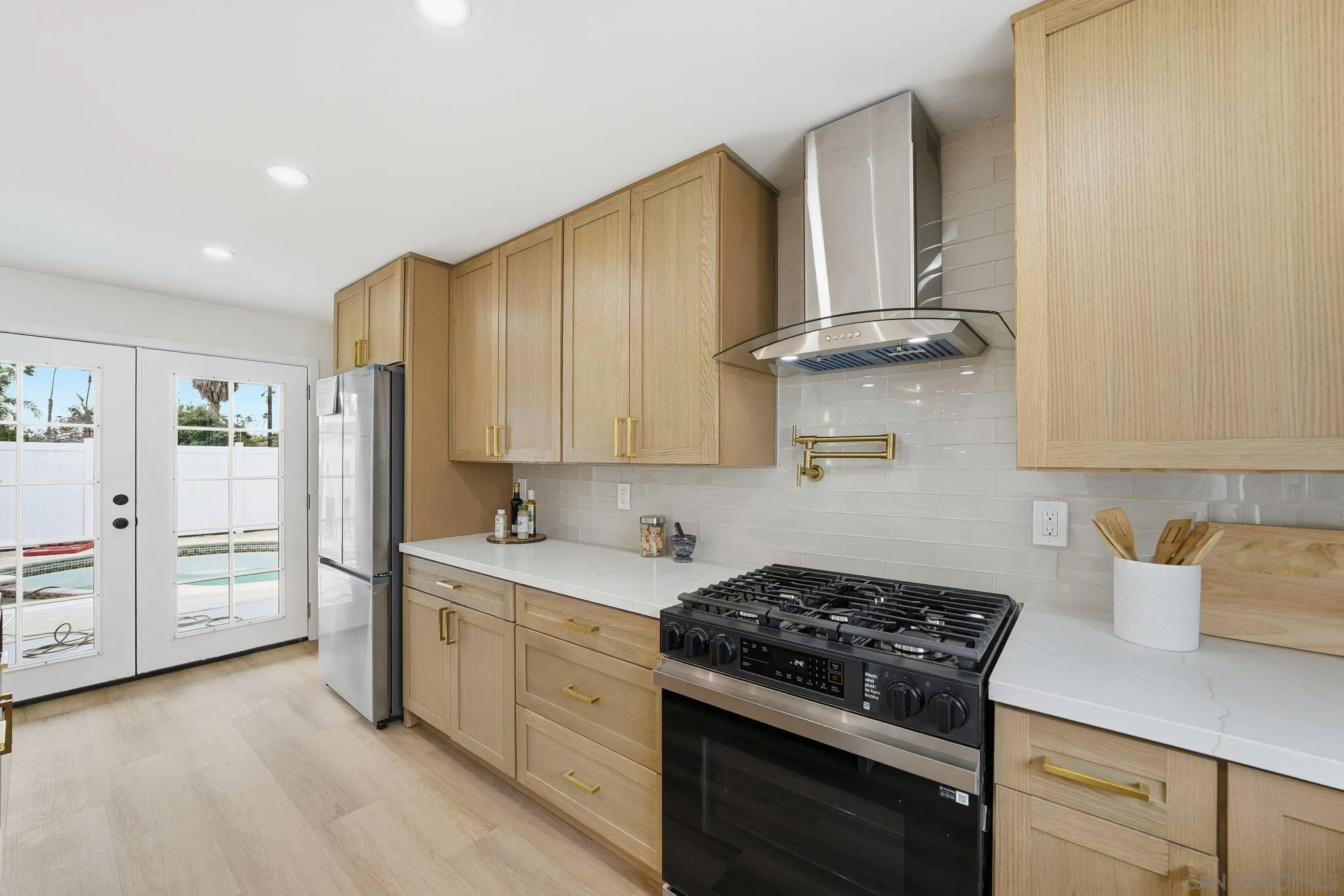 https://cdn.realtyfeed.com/cdn/127/260015486/aa6503c775ad8a0dc83d1264ff8a43bc.webp