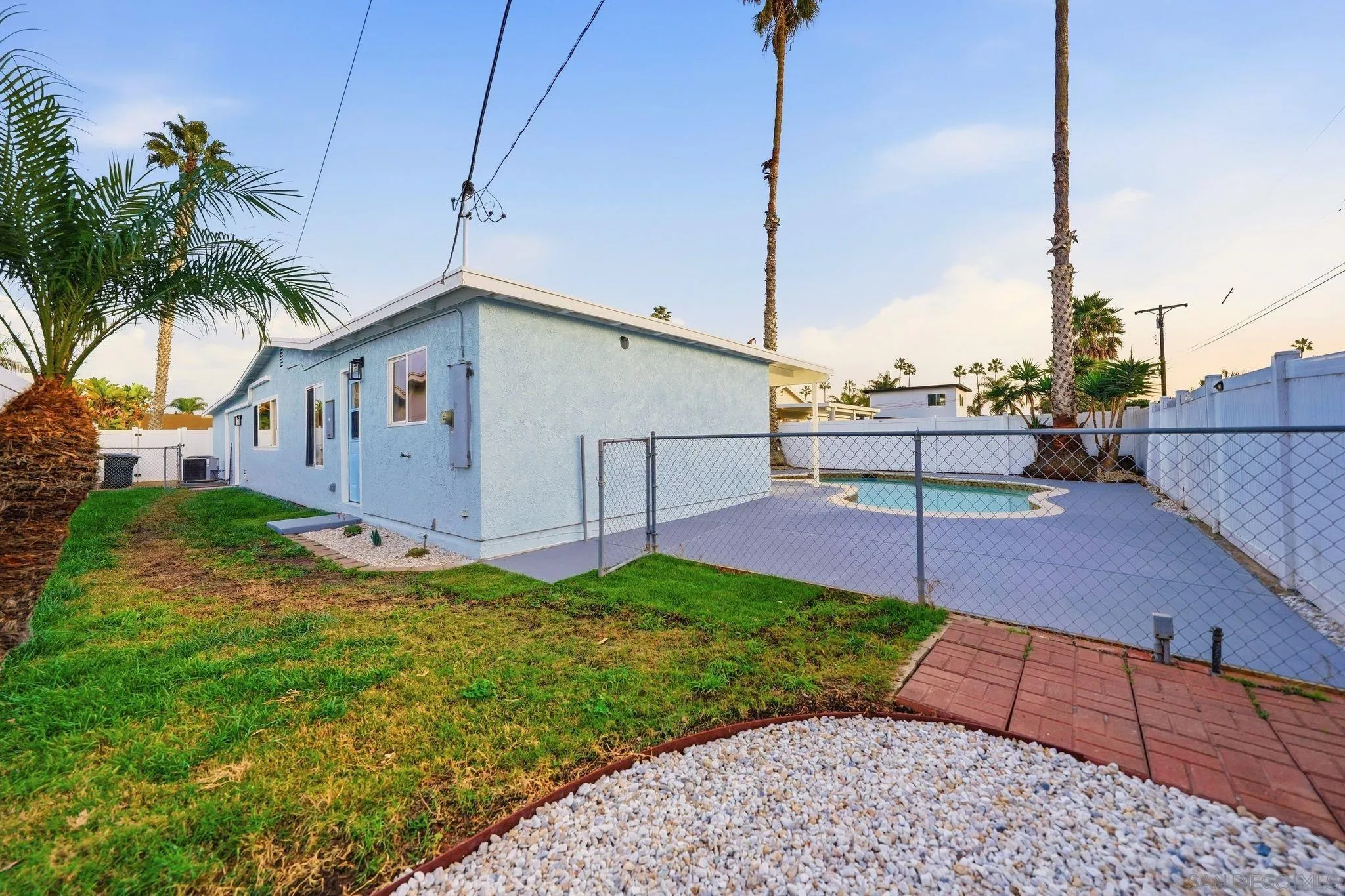 https://cdn.realtyfeed.com/cdn/127/260015486/e7e57508ad2c27e9794f62f3cfd5a907.webp