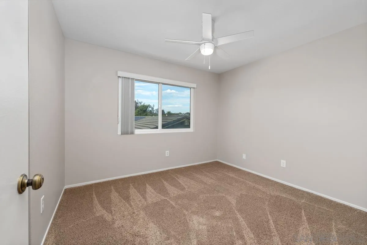 https://cdn.realtyfeed.com/cdn/127/260015489/907c5298ded673e6811da7faf04910b4.webp