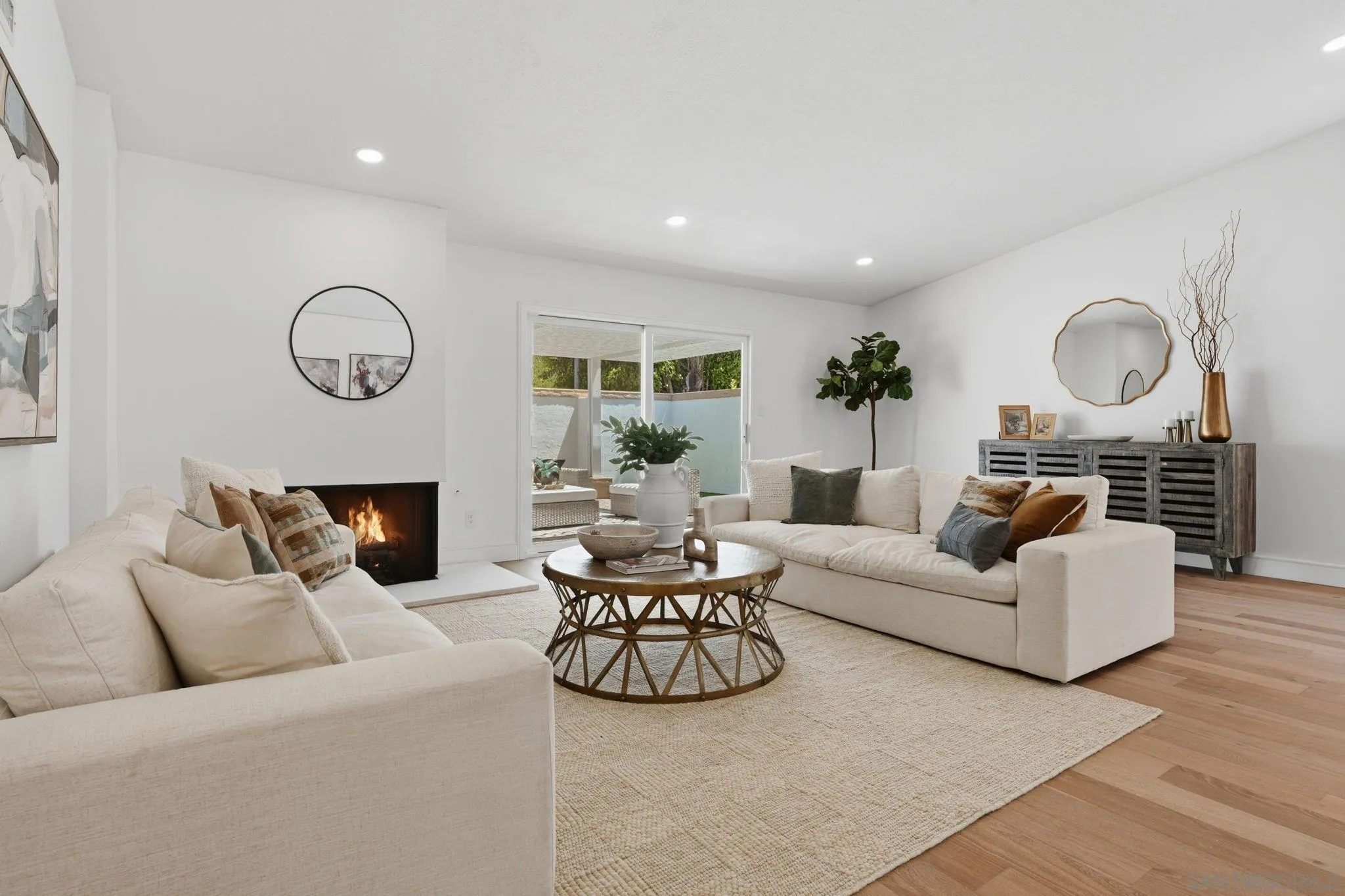 https://cdn.realtyfeed.com/cdn/127/260015490/8e3972c86813466bc892b7824cb32d02.webp