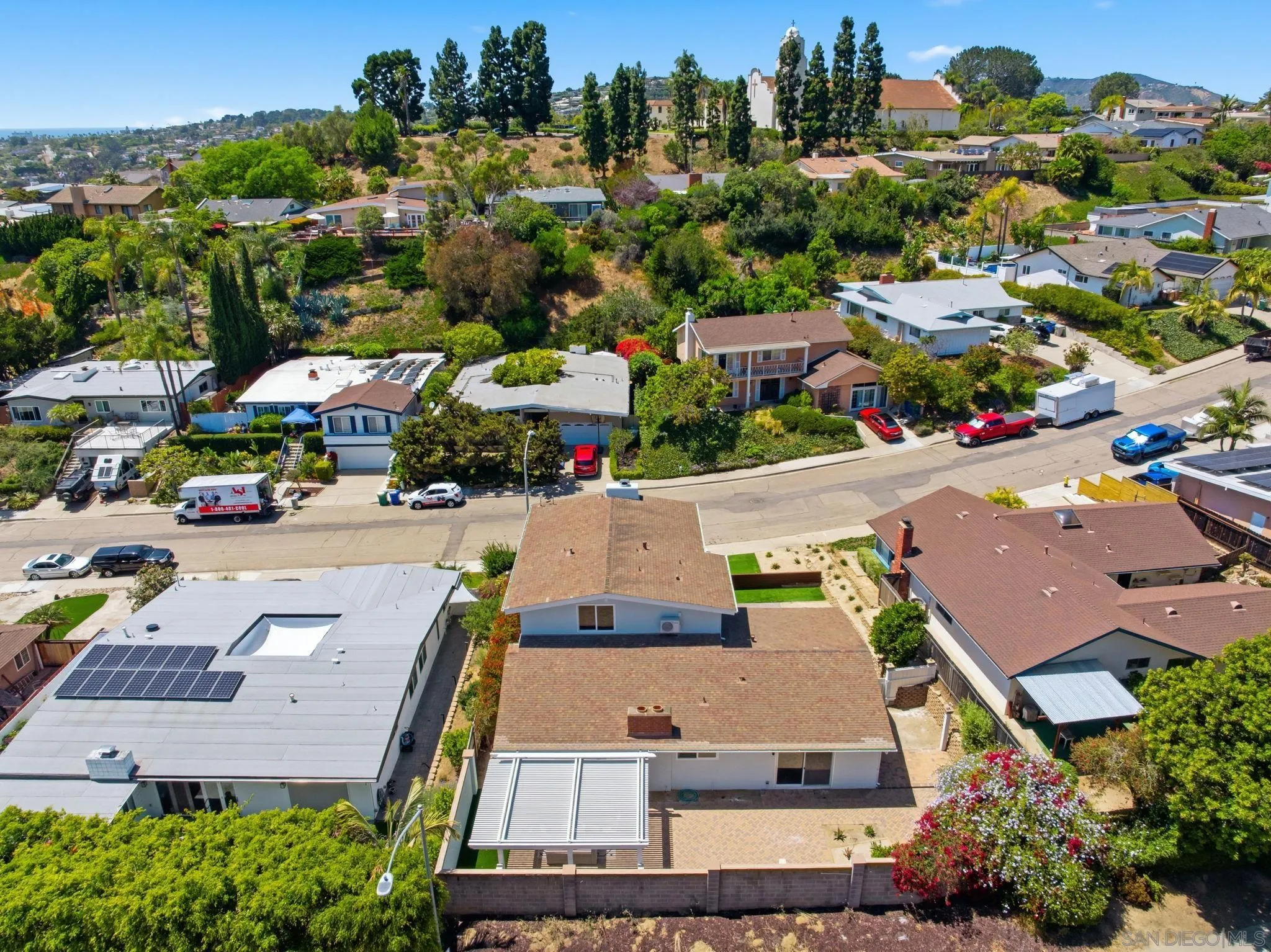 https://cdn.realtyfeed.com/cdn/127/260015490/daecad3785cb95d311064081aadfbe29.webp