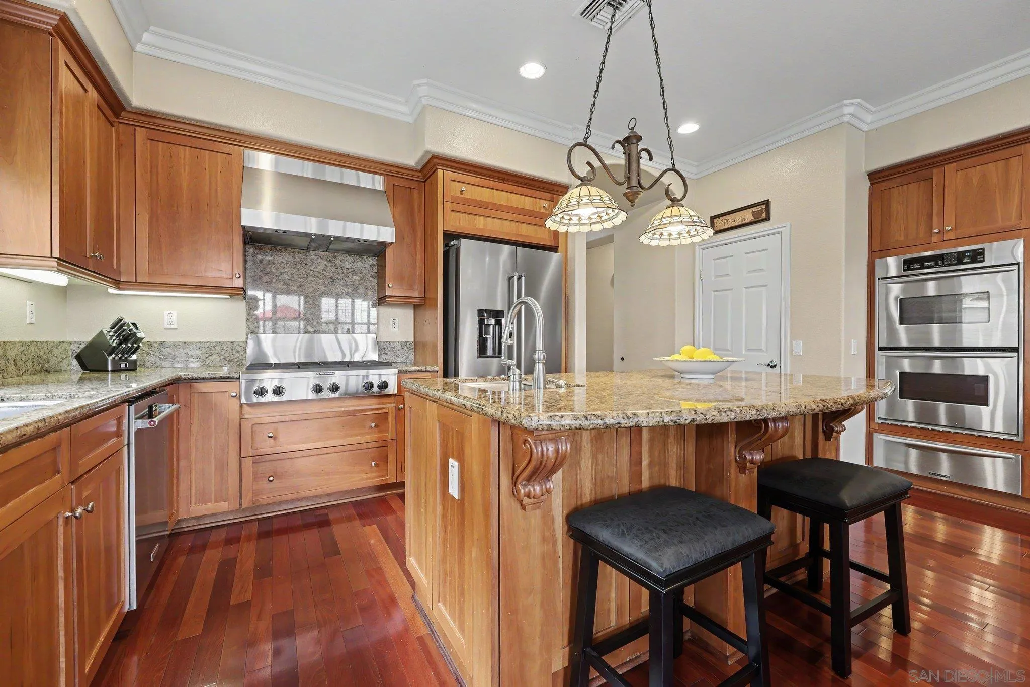https://cdn.realtyfeed.com/cdn/127/260015491/12221b172d907f123134f4debd9de126.webp