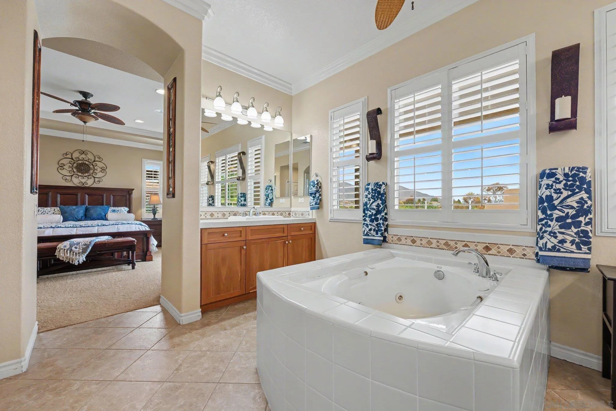 https://cdn.realtyfeed.com/cdn/127/260015491/3946f5ec48caa05d2bd93ace46f3a4d4.webp