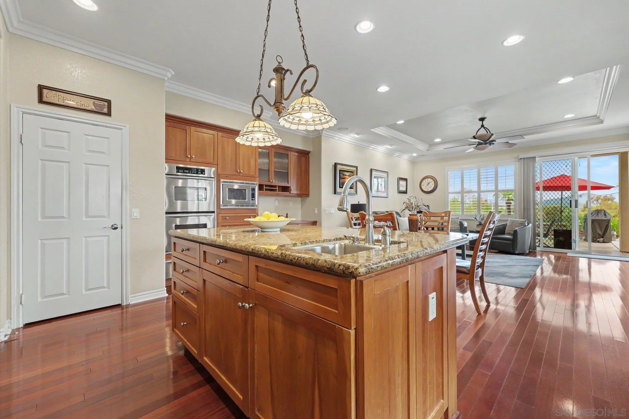 https://cdn.realtyfeed.com/cdn/127/260015491/955051454f1517c547ca08e6f71afc37.webp