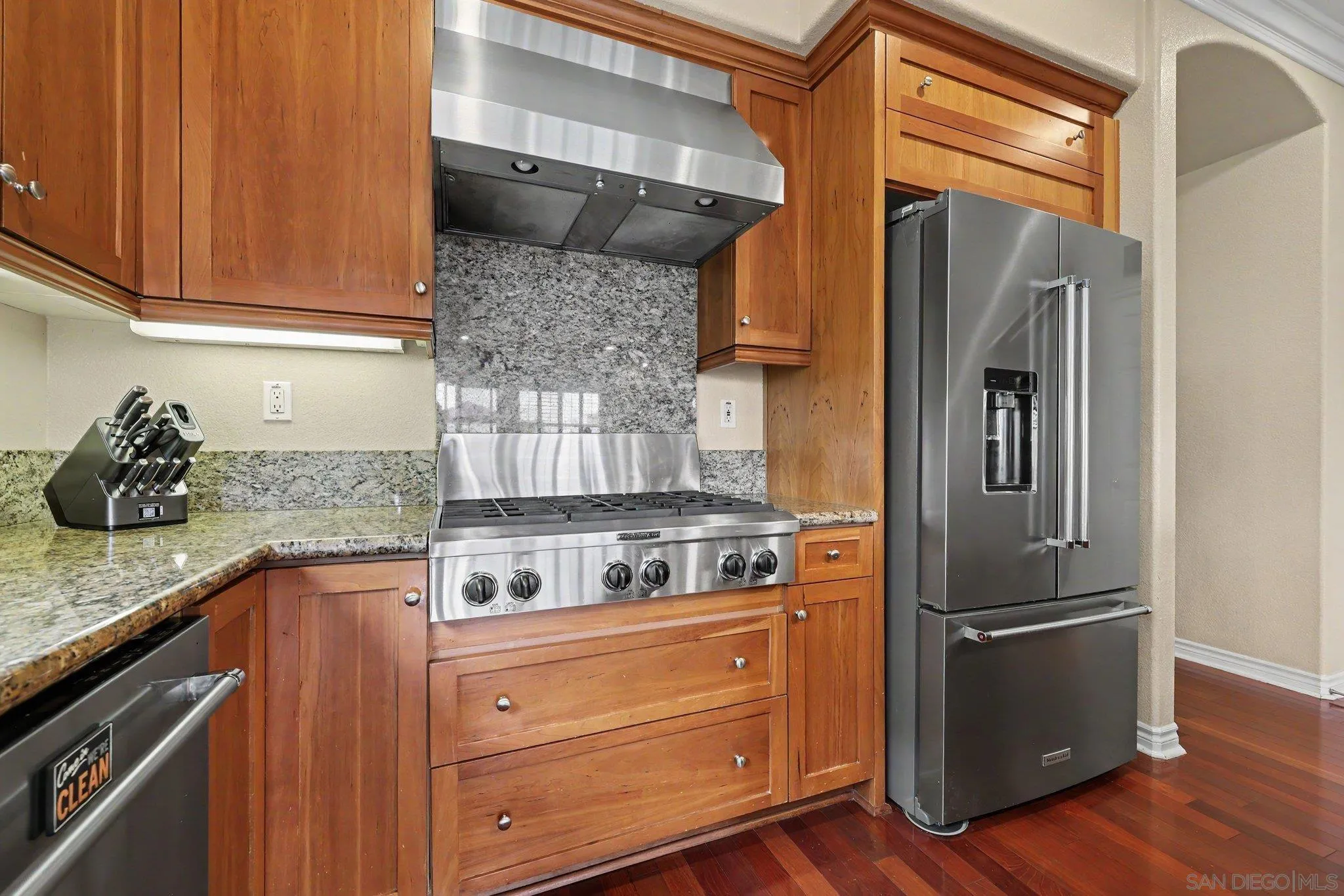 https://cdn.realtyfeed.com/cdn/127/260015491/aca0c3e8c540ff858b4bd8cddce36584.webp