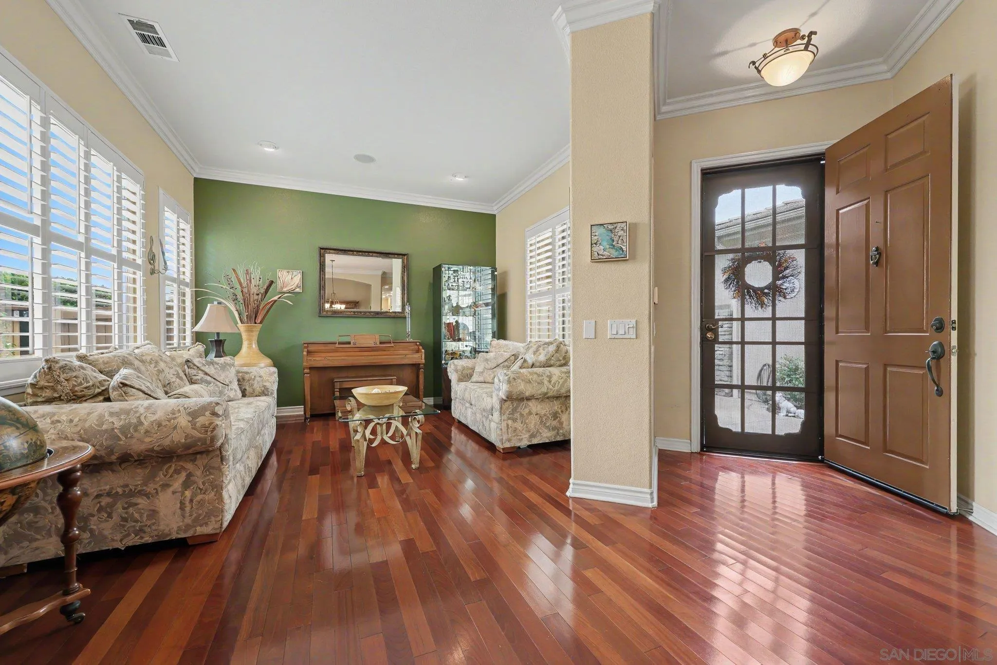https://cdn.realtyfeed.com/cdn/127/260015491/dff7ad3ef18472184c2b63101740b694.webp
