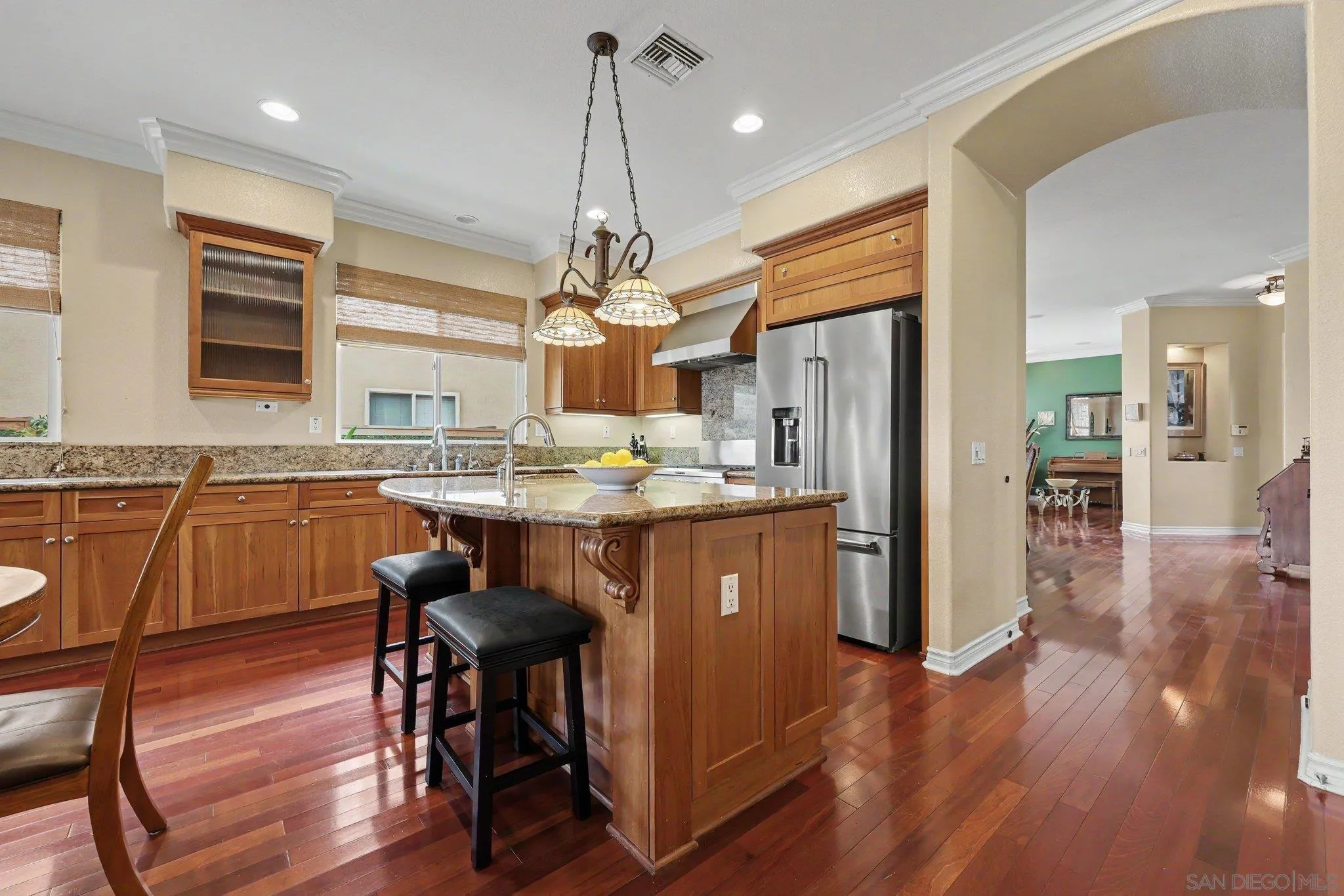 https://cdn.realtyfeed.com/cdn/127/260015491/f055d1d630ac8032a794c557b9832f6d.webp