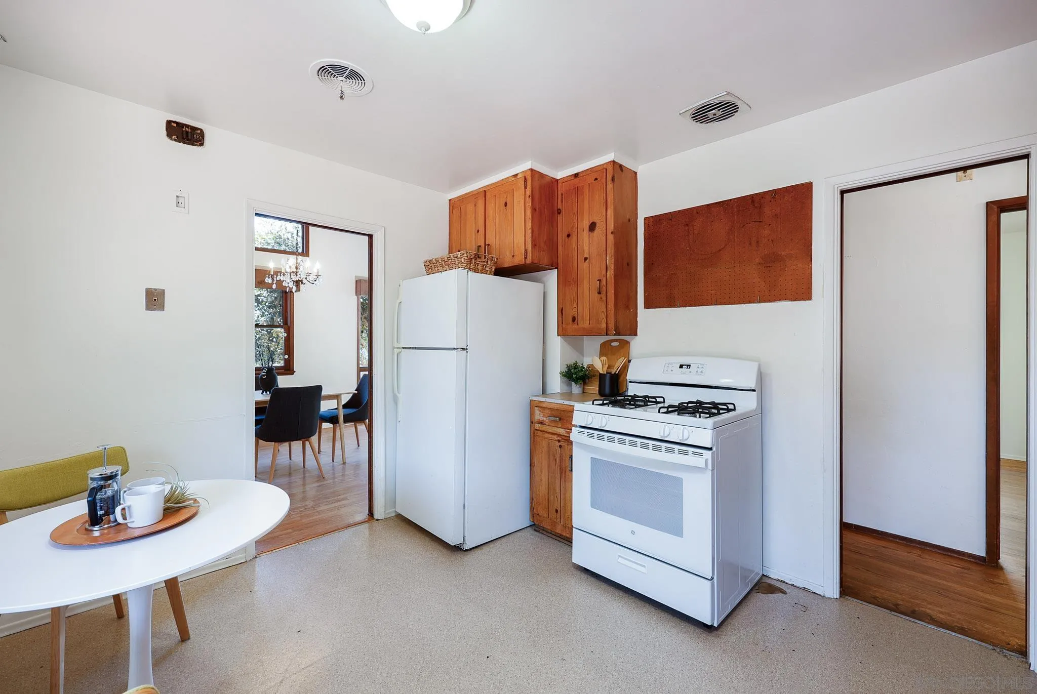 https://cdn.realtyfeed.com/cdn/127/260015493/441fae1a43a9475d1e03aeb8da1a46d4.webp