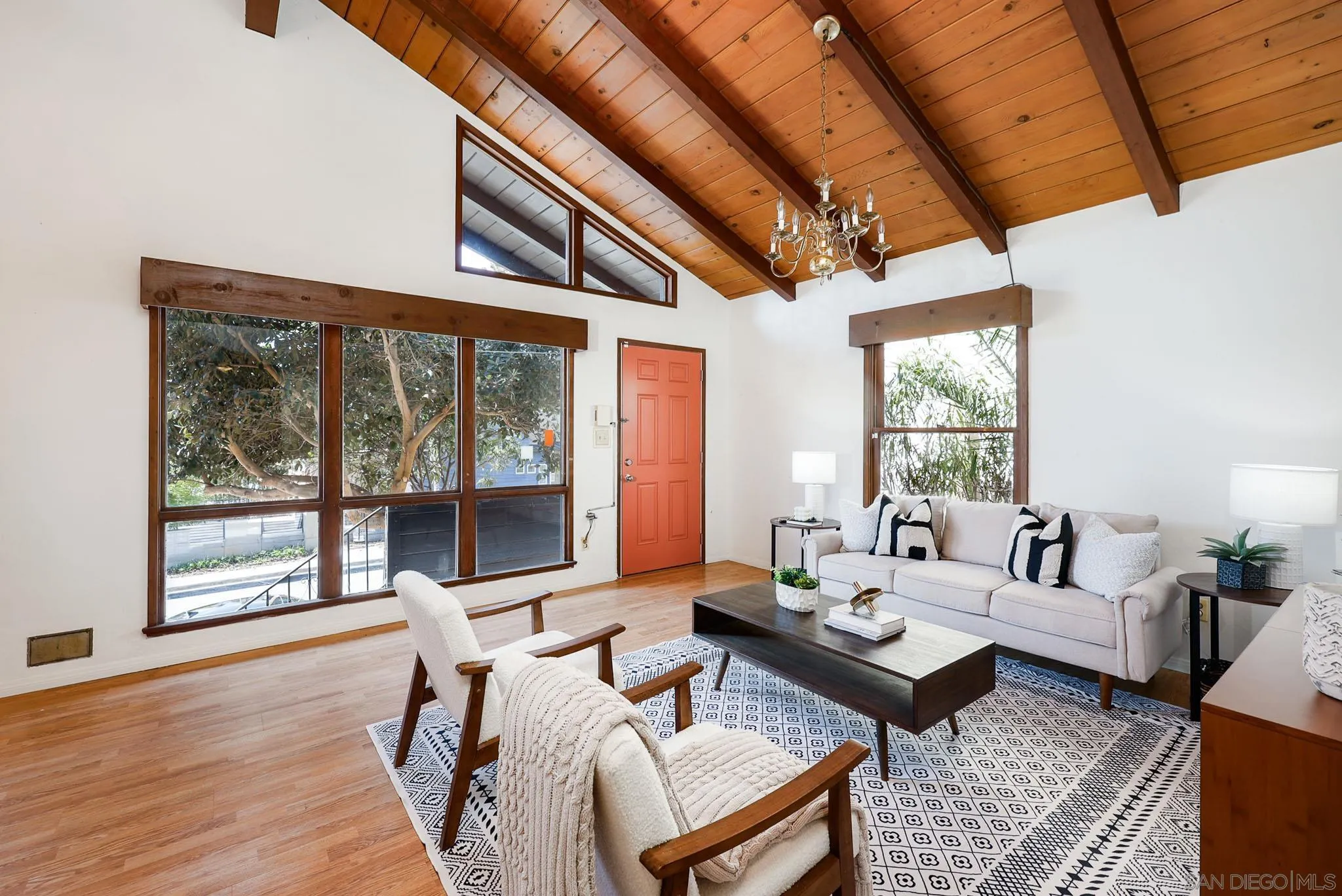 https://cdn.realtyfeed.com/cdn/127/260015493/6b3a82f2ad34ccb9436ed4f71373d9ce.webp