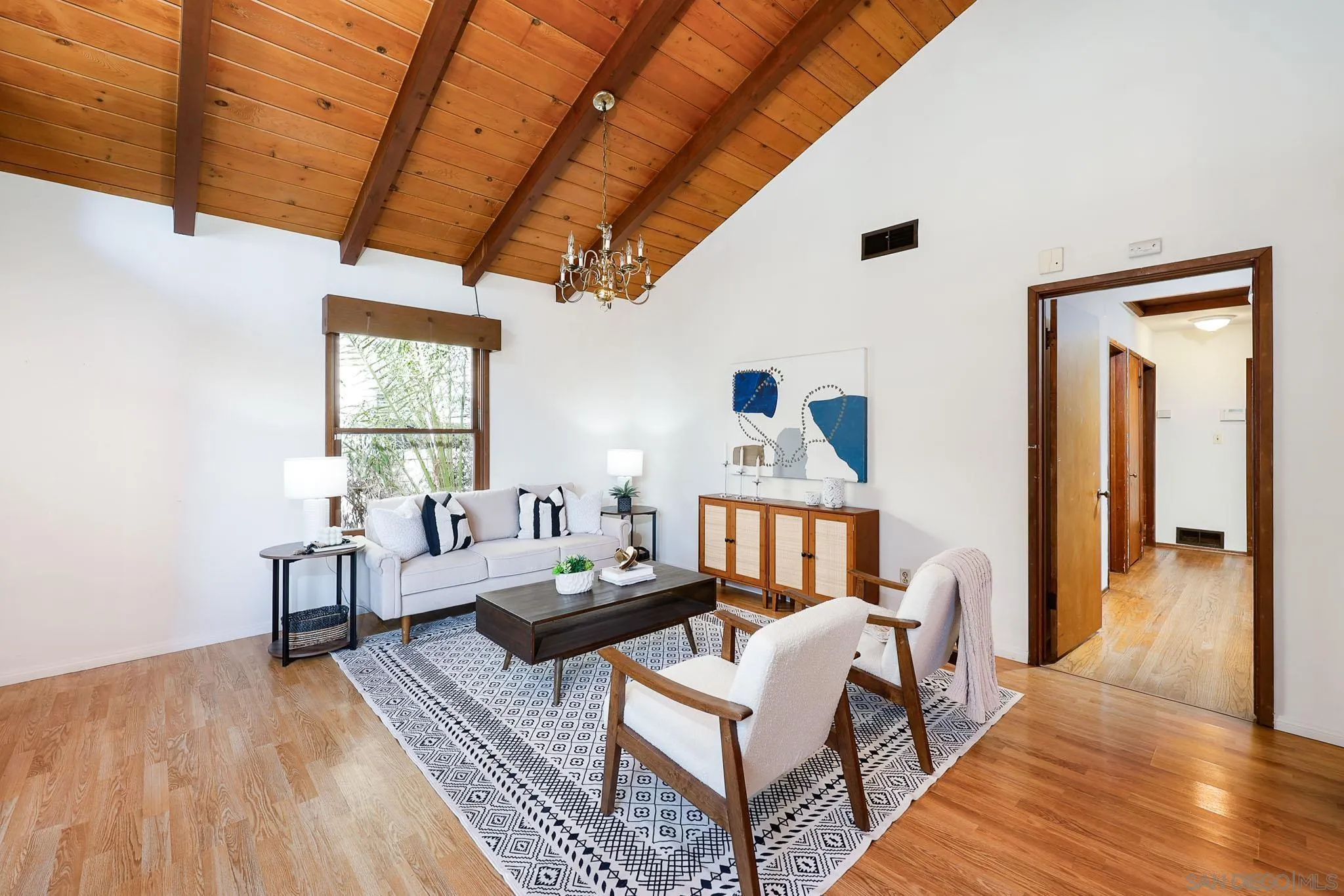 https://cdn.realtyfeed.com/cdn/127/260015493/800b1d95a3179b6c25f1ec7f9159ef1f.webp
