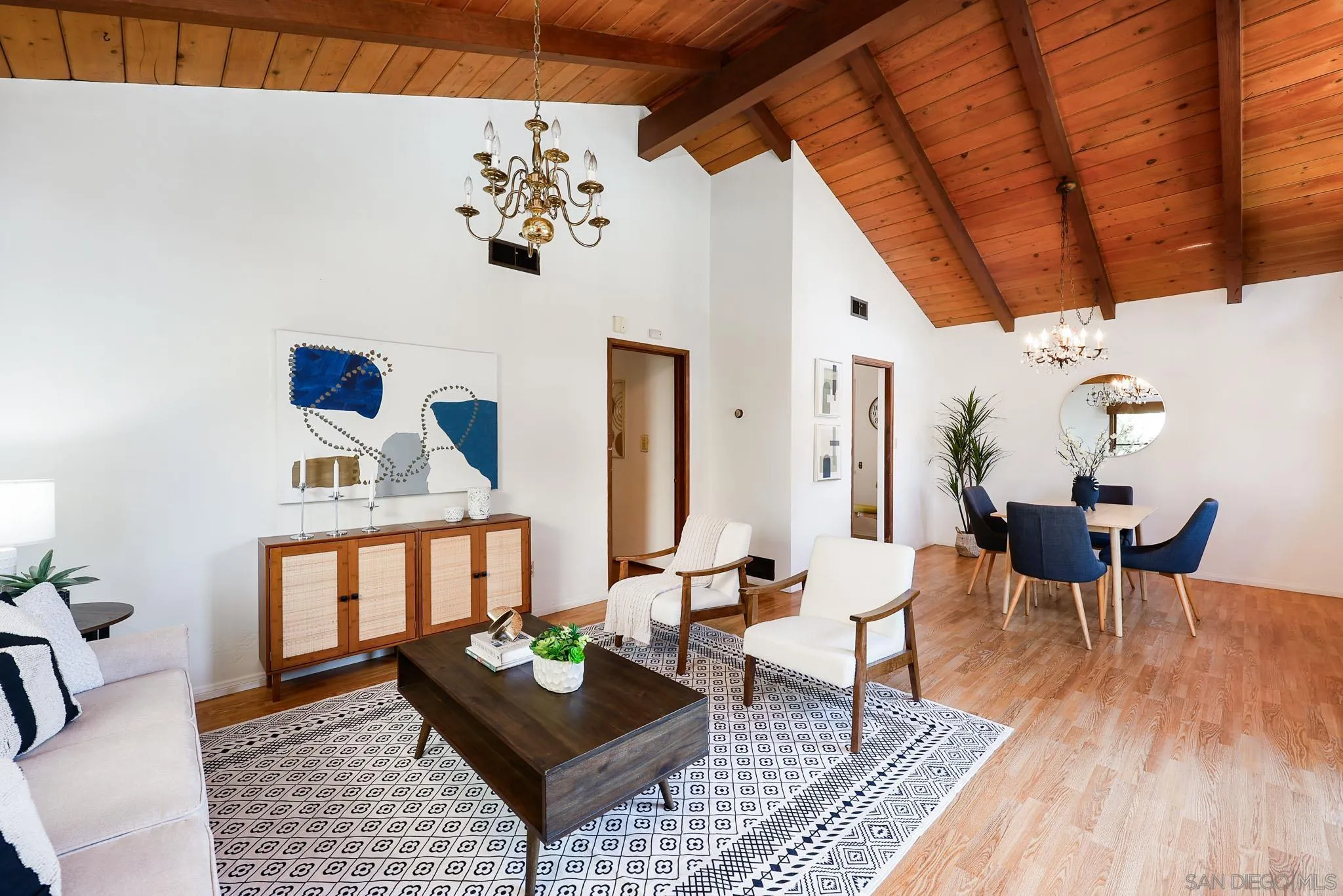 https://cdn.realtyfeed.com/cdn/127/260015493/8dea7404eb764da8a91954c86fd6dae0.webp