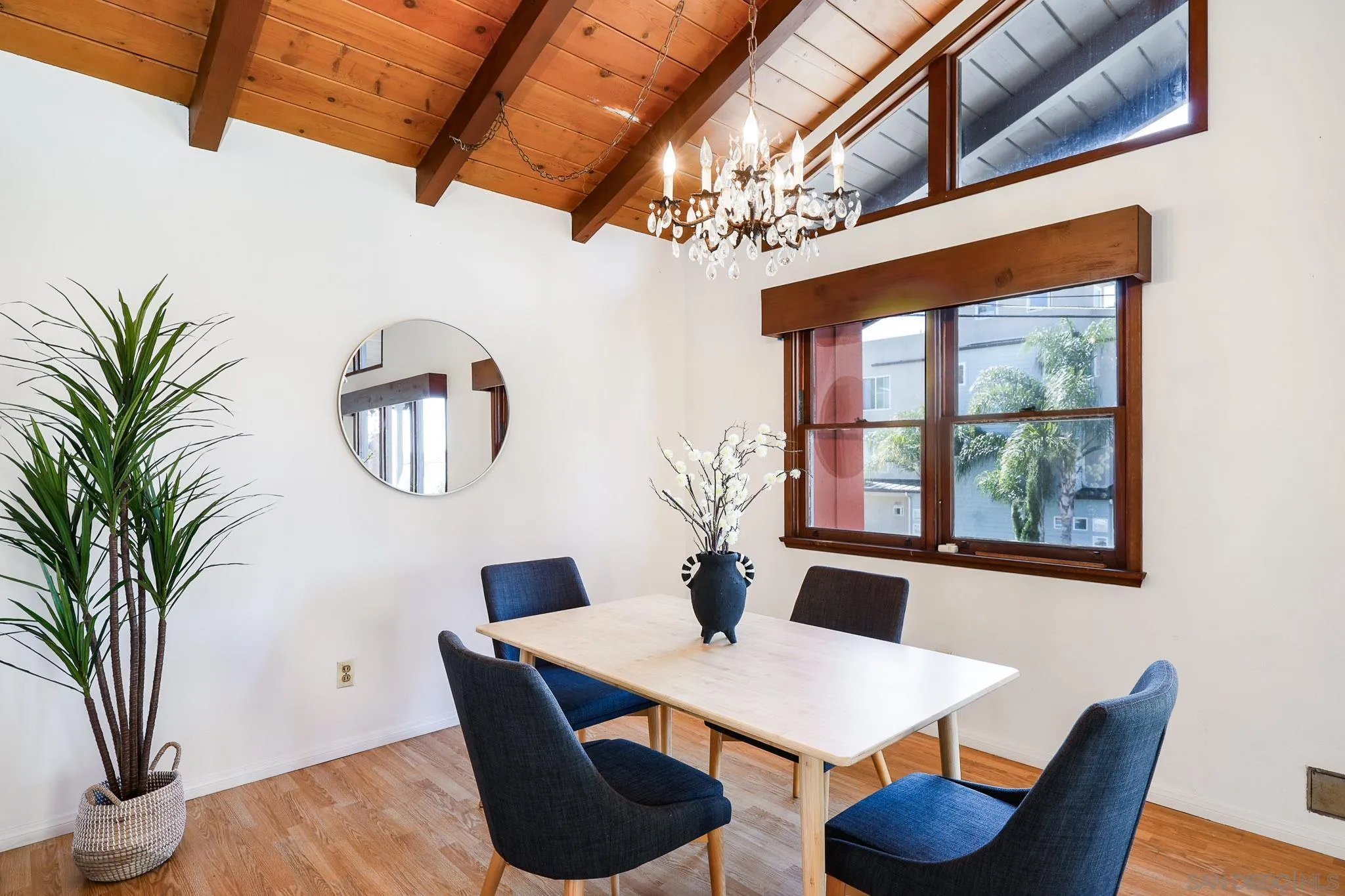 https://cdn.realtyfeed.com/cdn/127/260015493/bbe61212539f3e2c9e63b34ef611dab6.webp