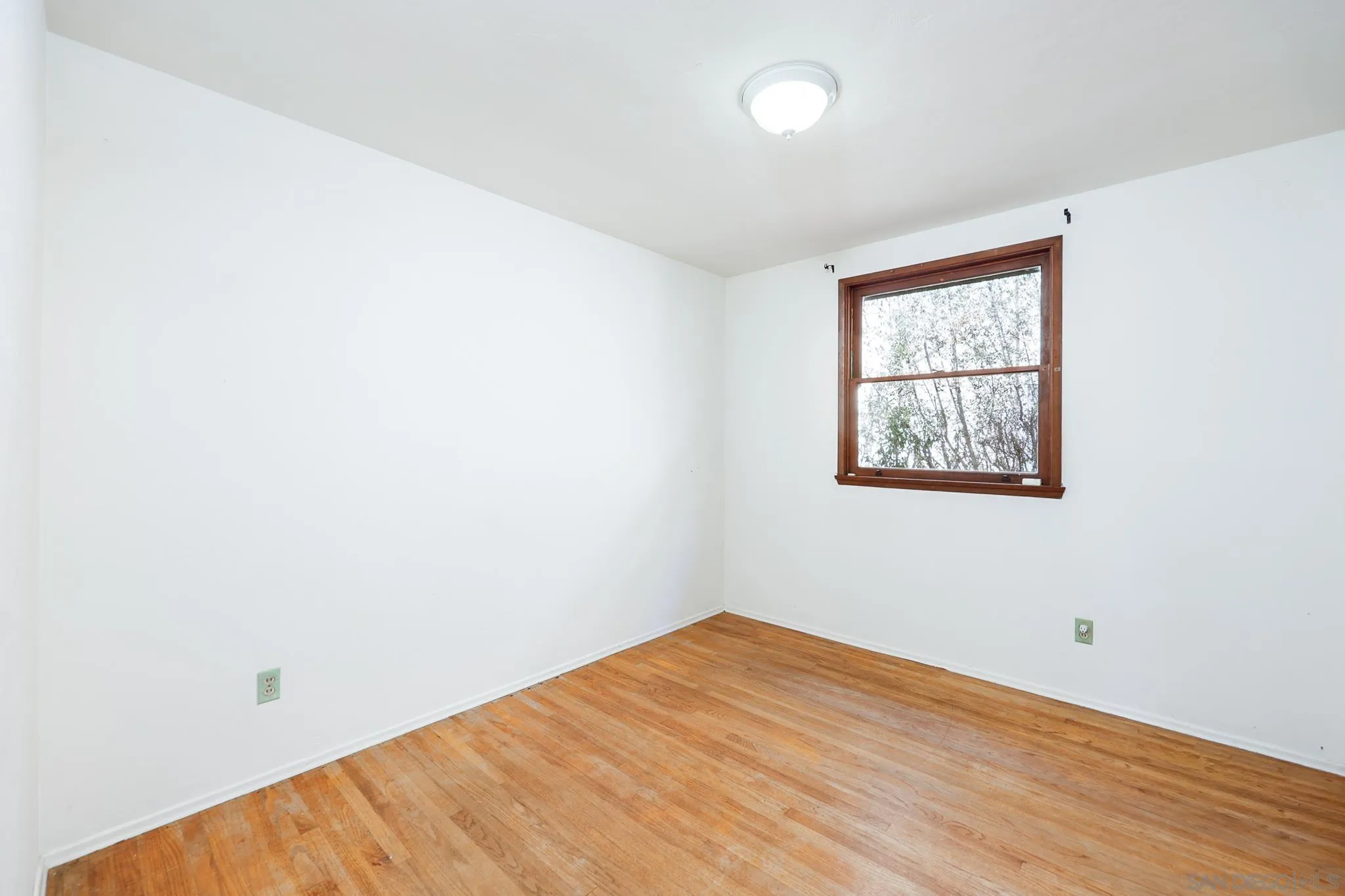 https://cdn.realtyfeed.com/cdn/127/260015493/c5a99c57e32a797a5bbb1615a4fb14d5.webp
