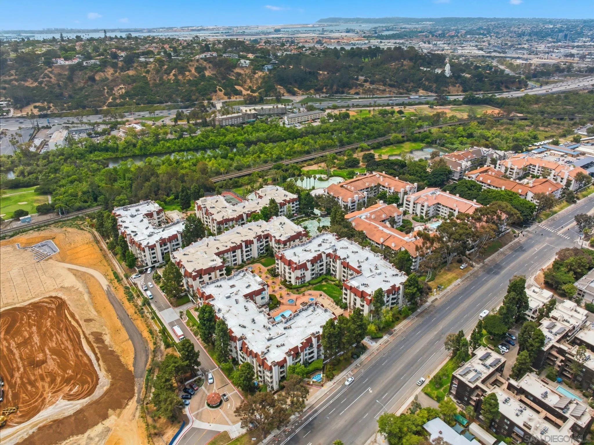 https://cdn.realtyfeed.com/cdn/127/260015496/439e3cdd643ca9293c3aef8a0e3b7fd9.webp