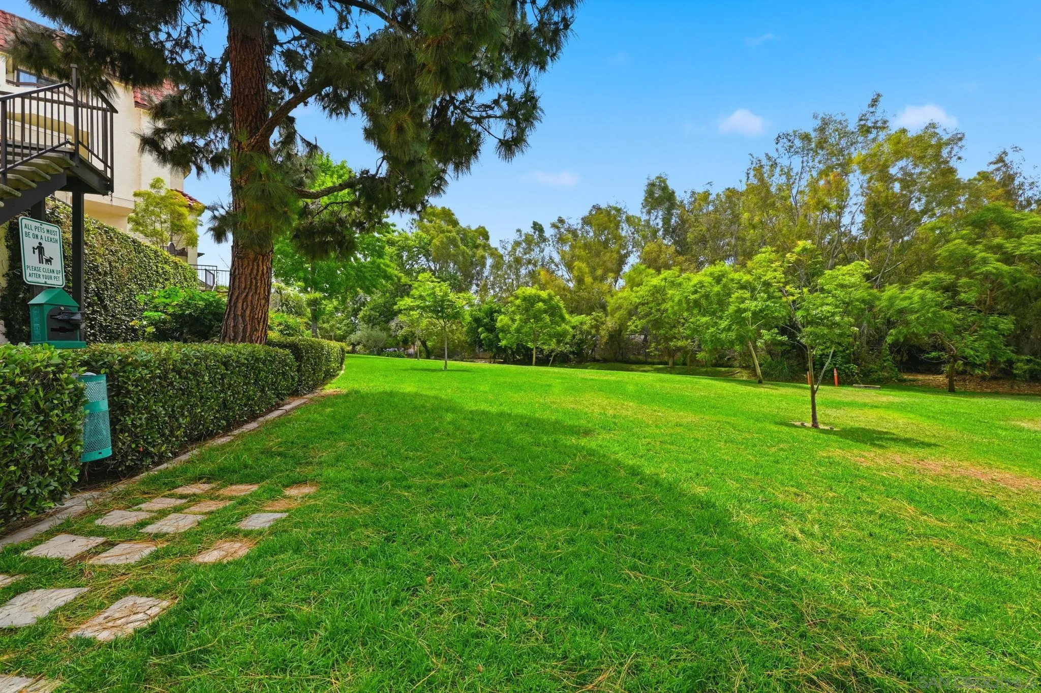 https://cdn.realtyfeed.com/cdn/127/260015496/61dc9e5ddcc644195300303a1f1df29a.webp