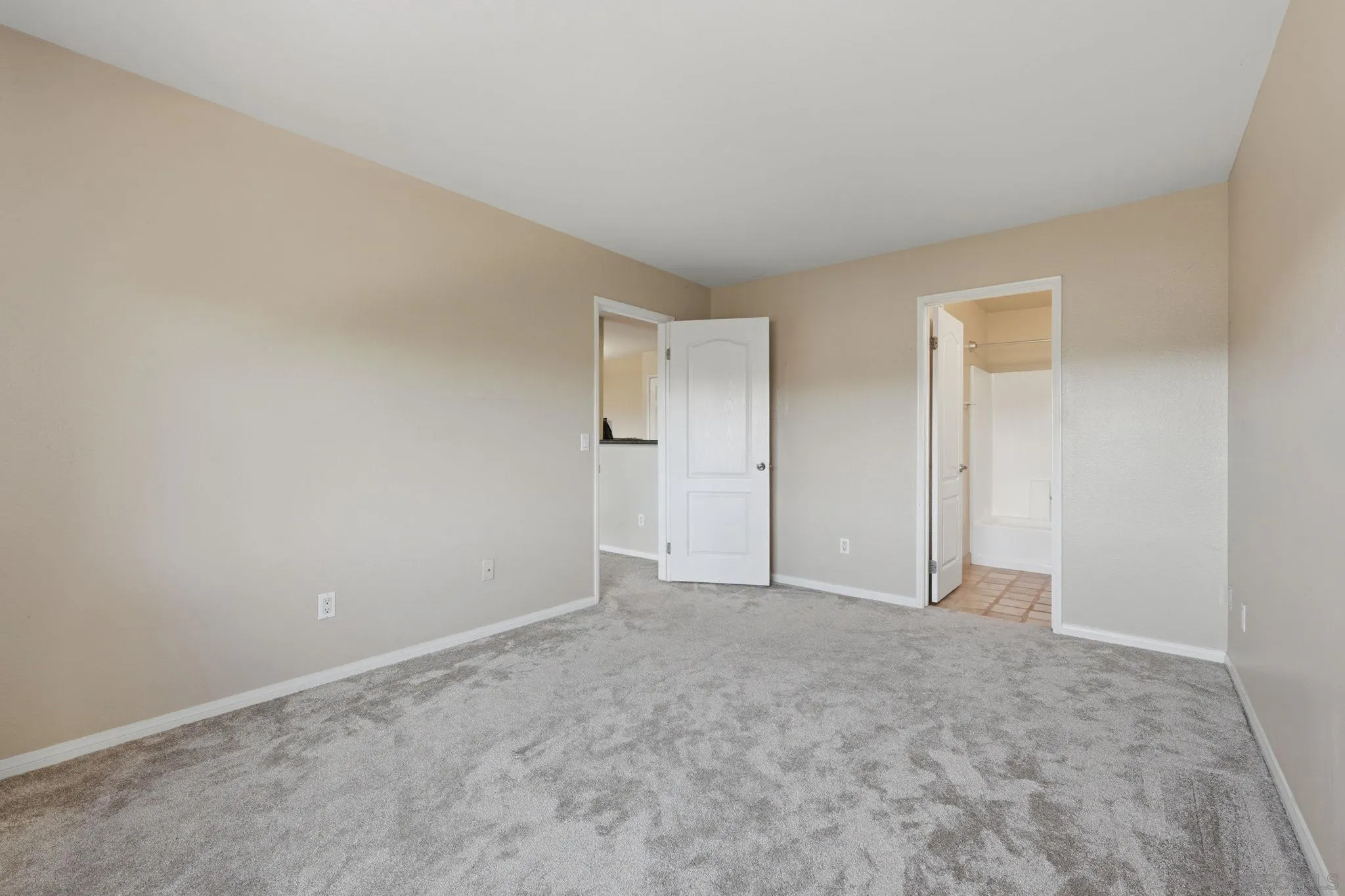 Photo #23: 260015498 Listing: Photo #23