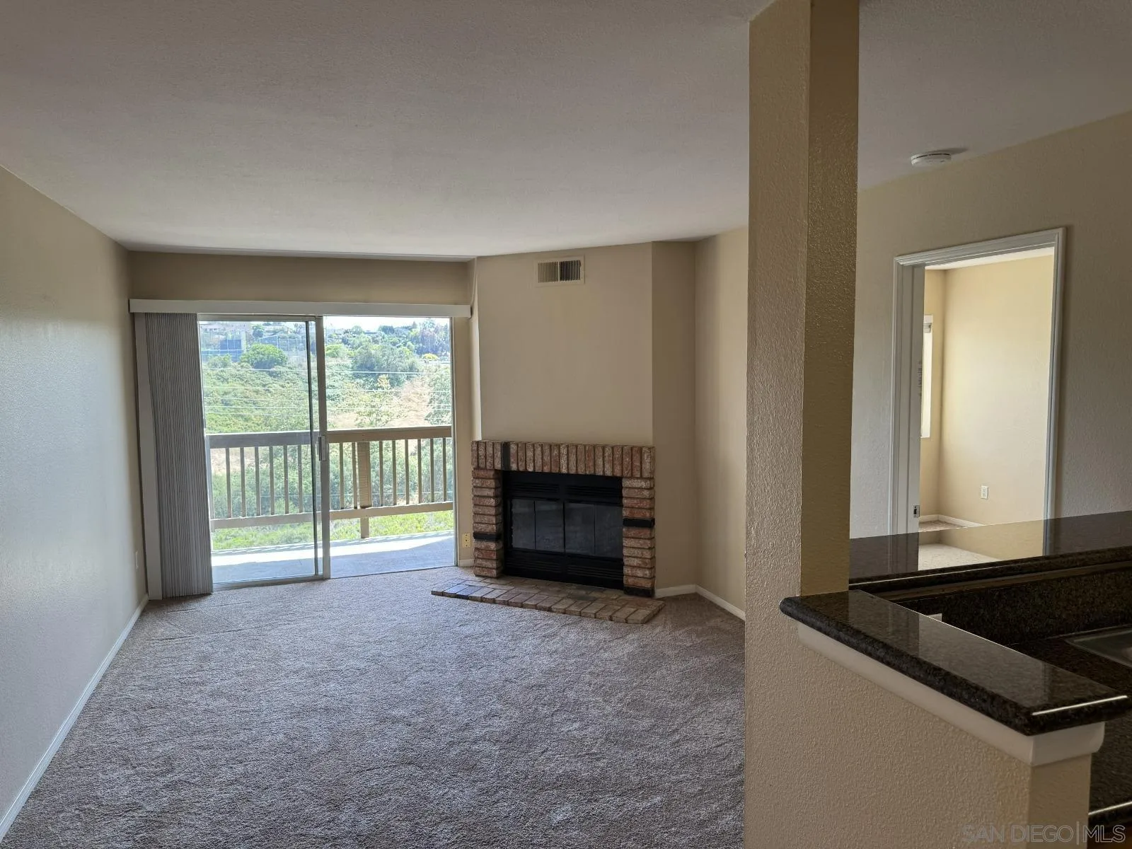 Photo #6: 260015499 Listing: Photo #6