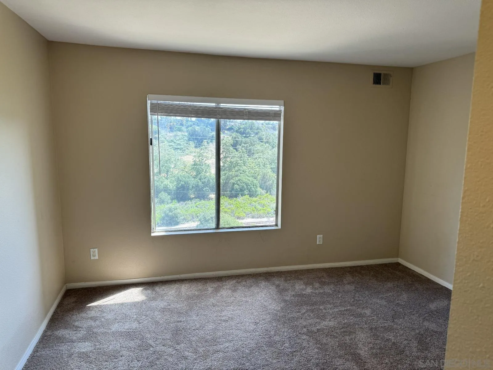 Photo #12: 260015499 Listing: Photo #12