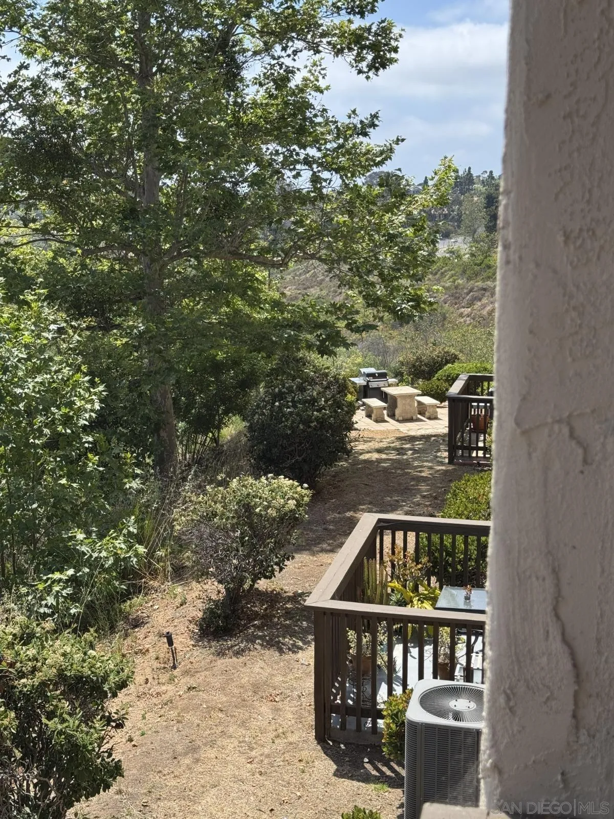 Photo #5: 260015499 Listing: Photo #5